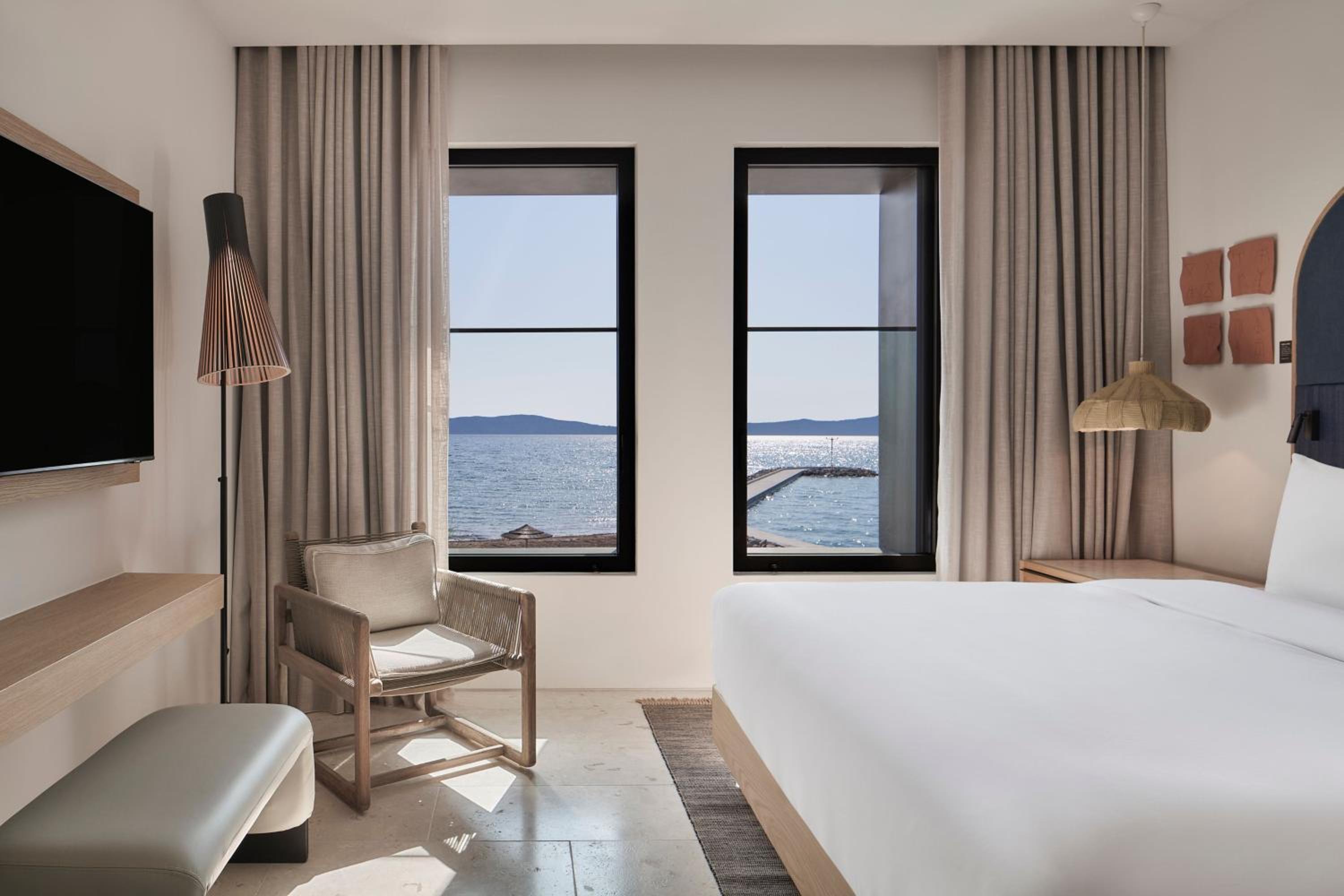 Escape Agora Bayfront Infinity, 1 Bedroom Suite, 1 King, Sea View - Photo 2
