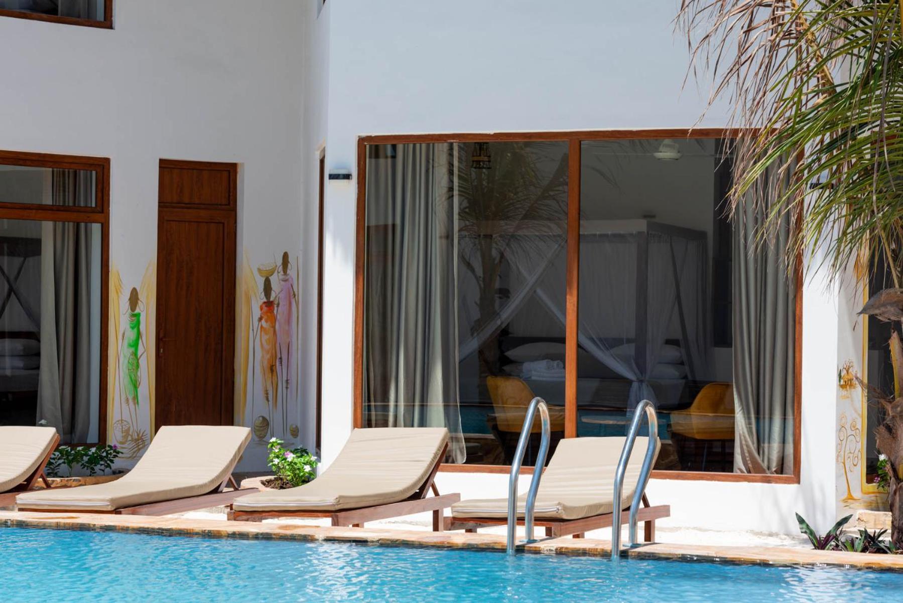 Deluxe Double Room with Side Sea View photo 2