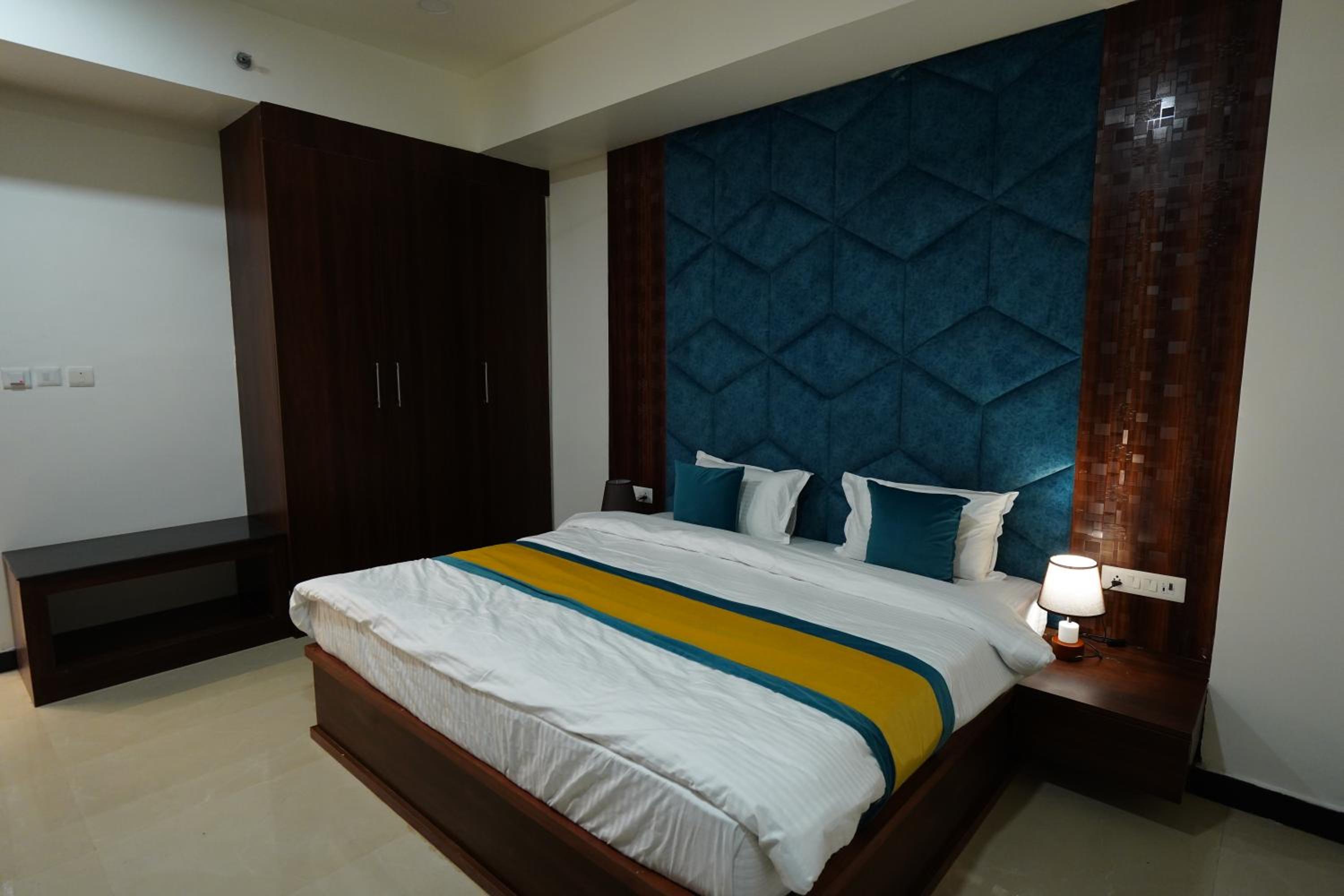 Deluxe Double or Twin Room photo 2