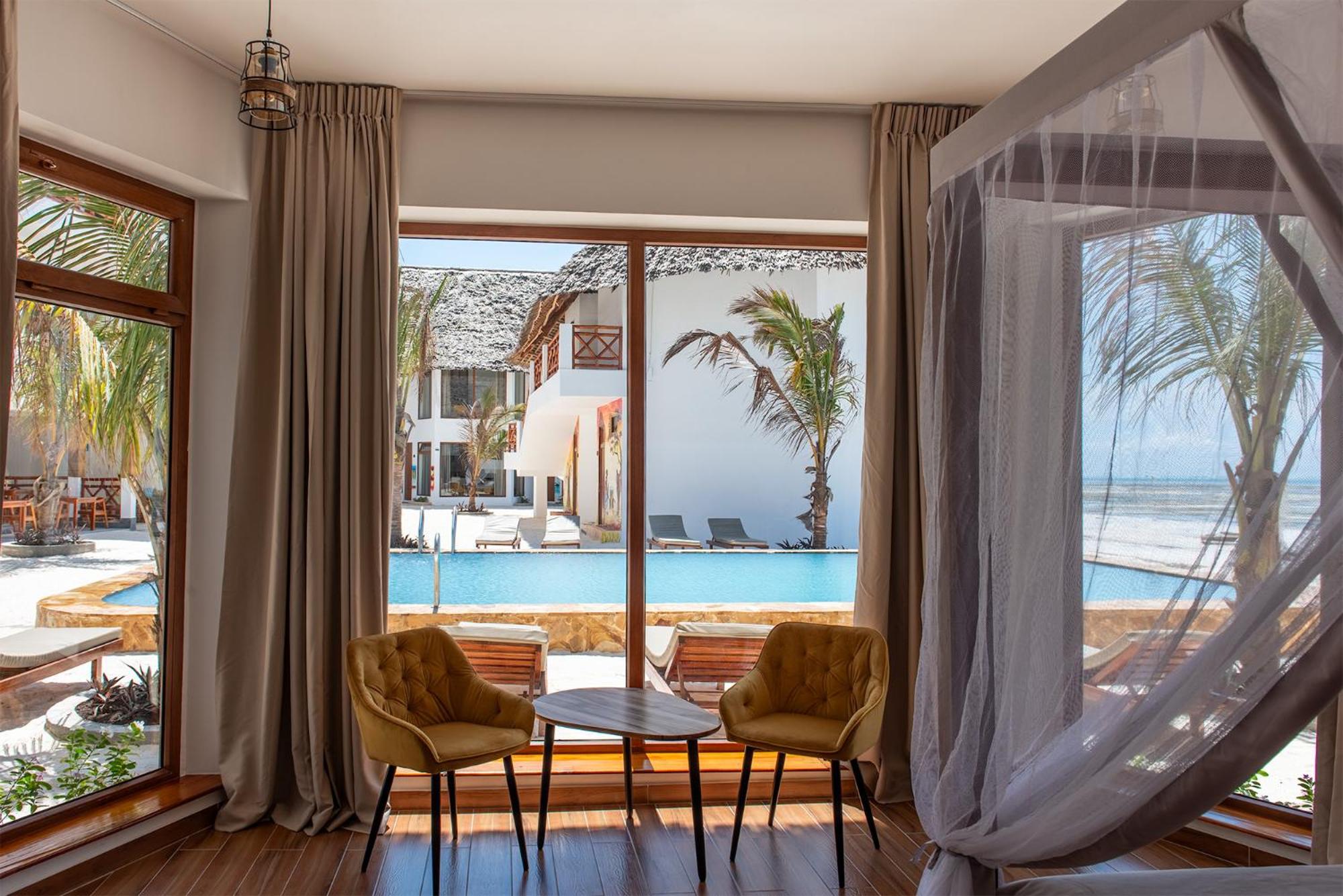 Deluxe Double Room with Side Sea View