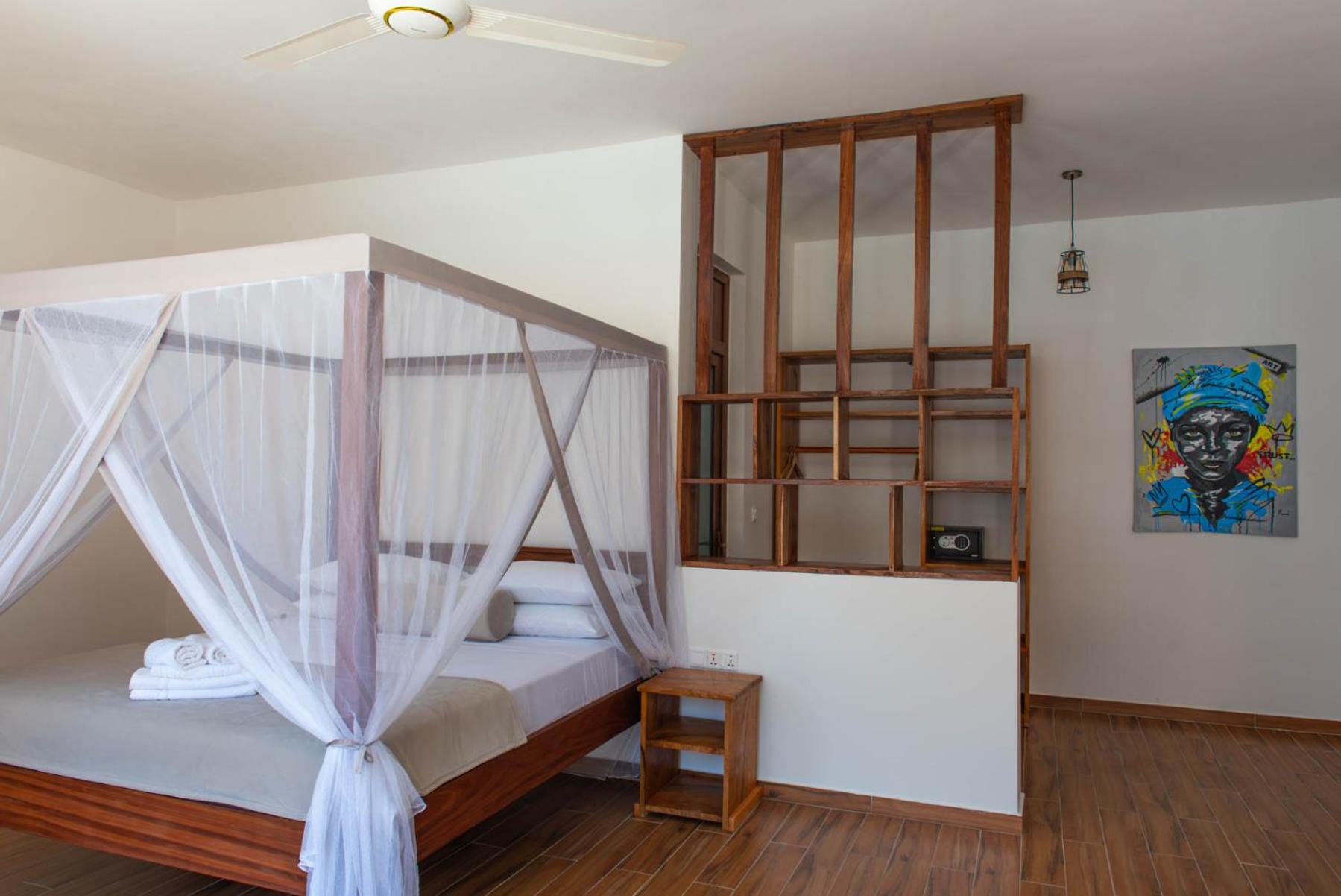 Deluxe Double Room with Side Sea View