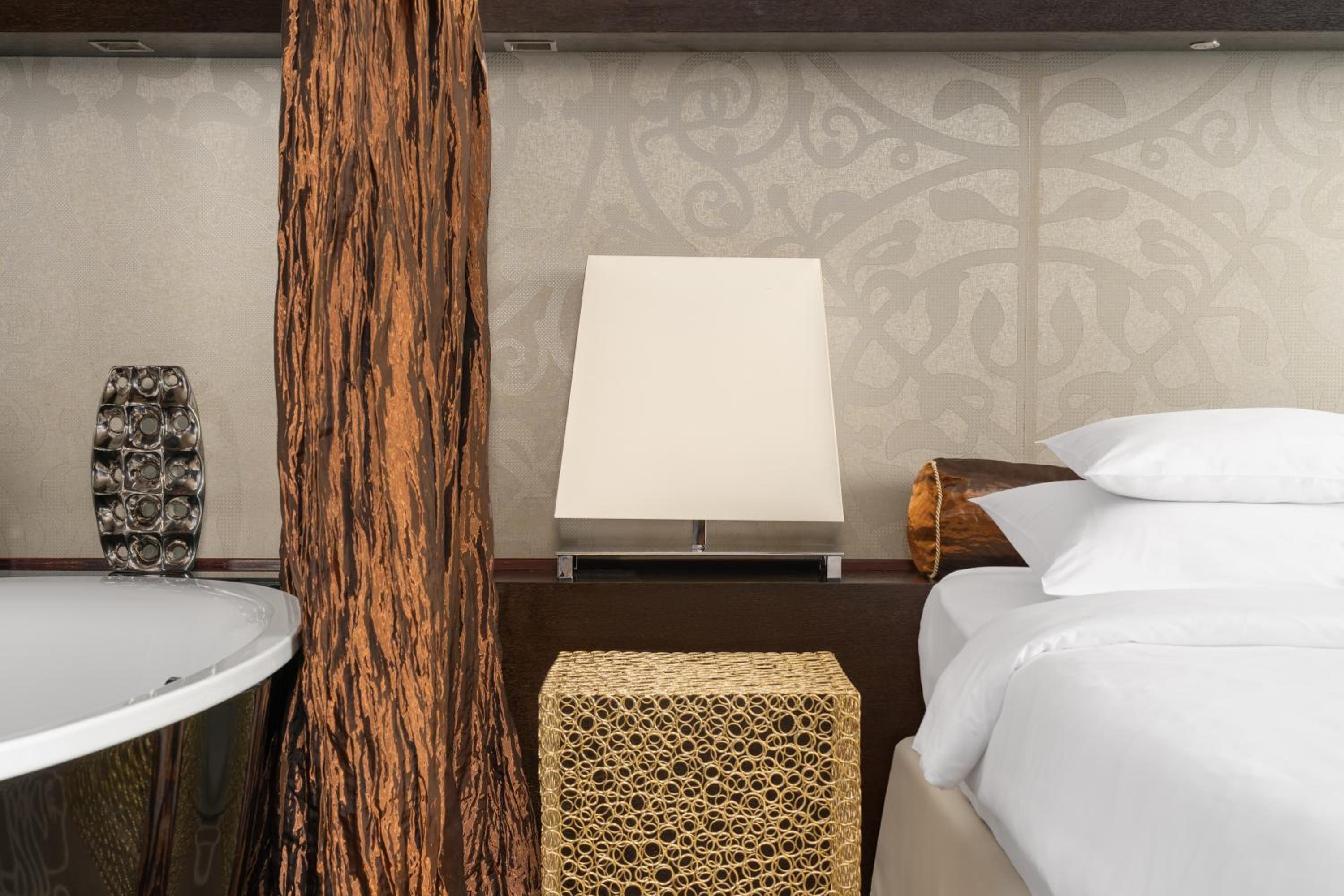 Senior Suite - Photo 5
