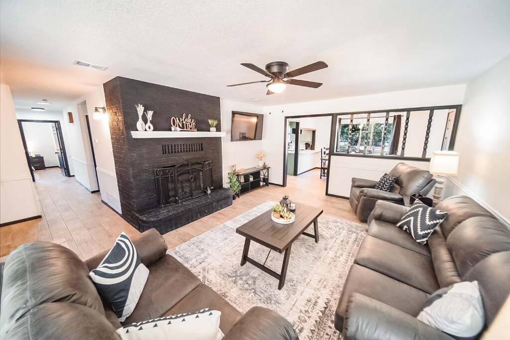 Three-Bedroom House photo 1