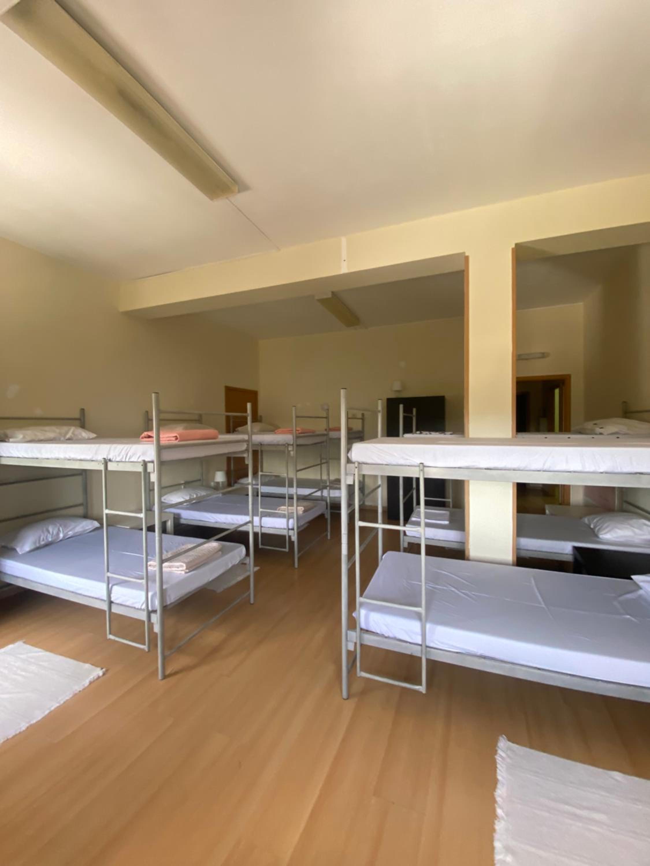 Quadruple Room - Photo 11