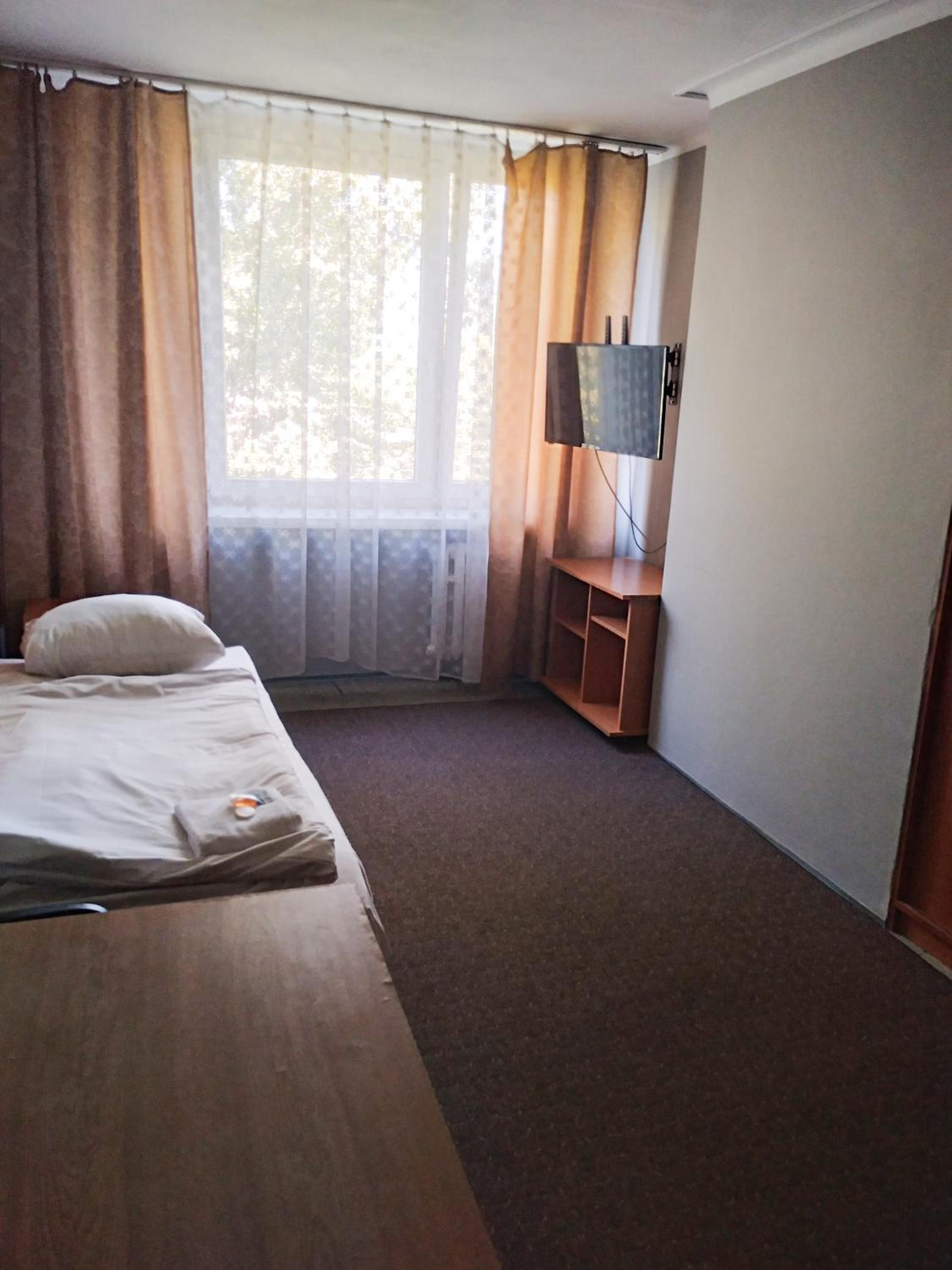 Single Room with Shared Bathroom