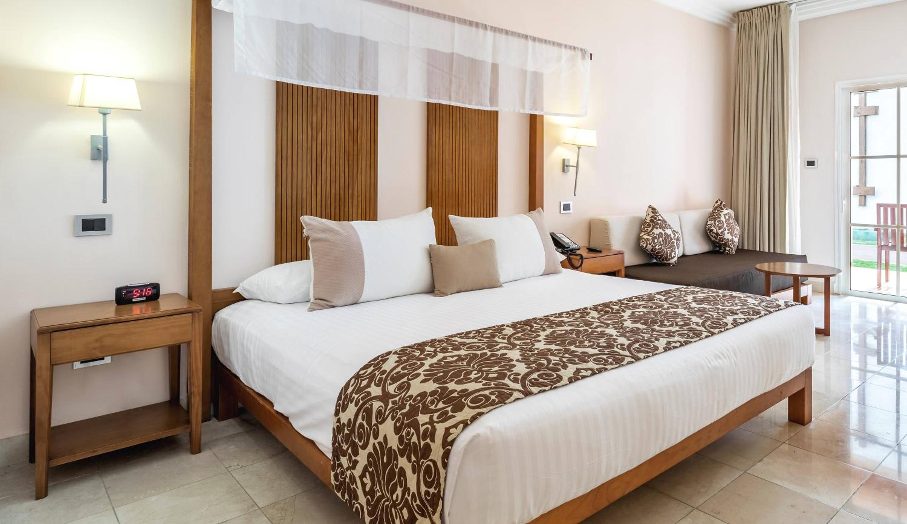 Superior Pool View Queen Beds
