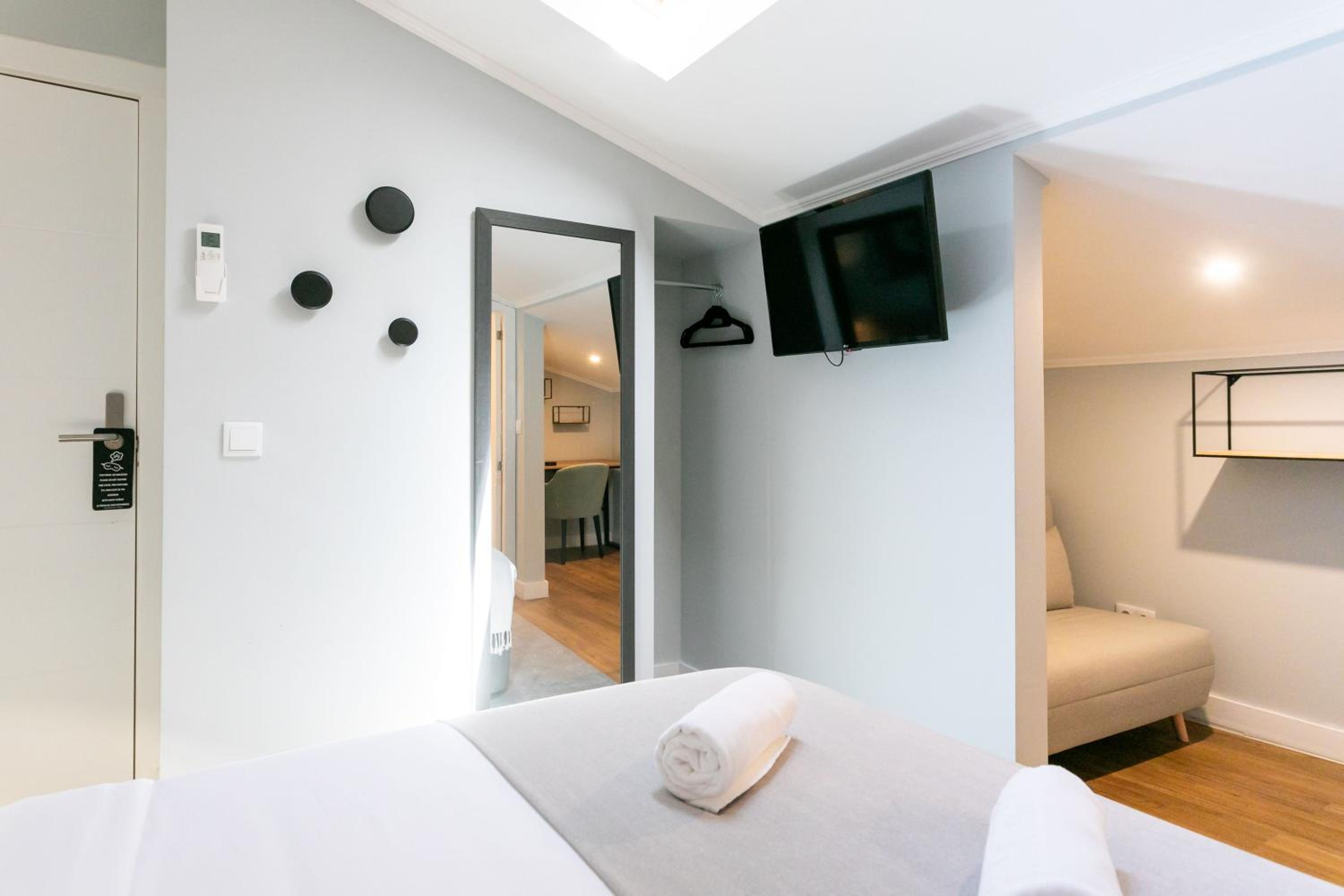 Double Room - Photo 2