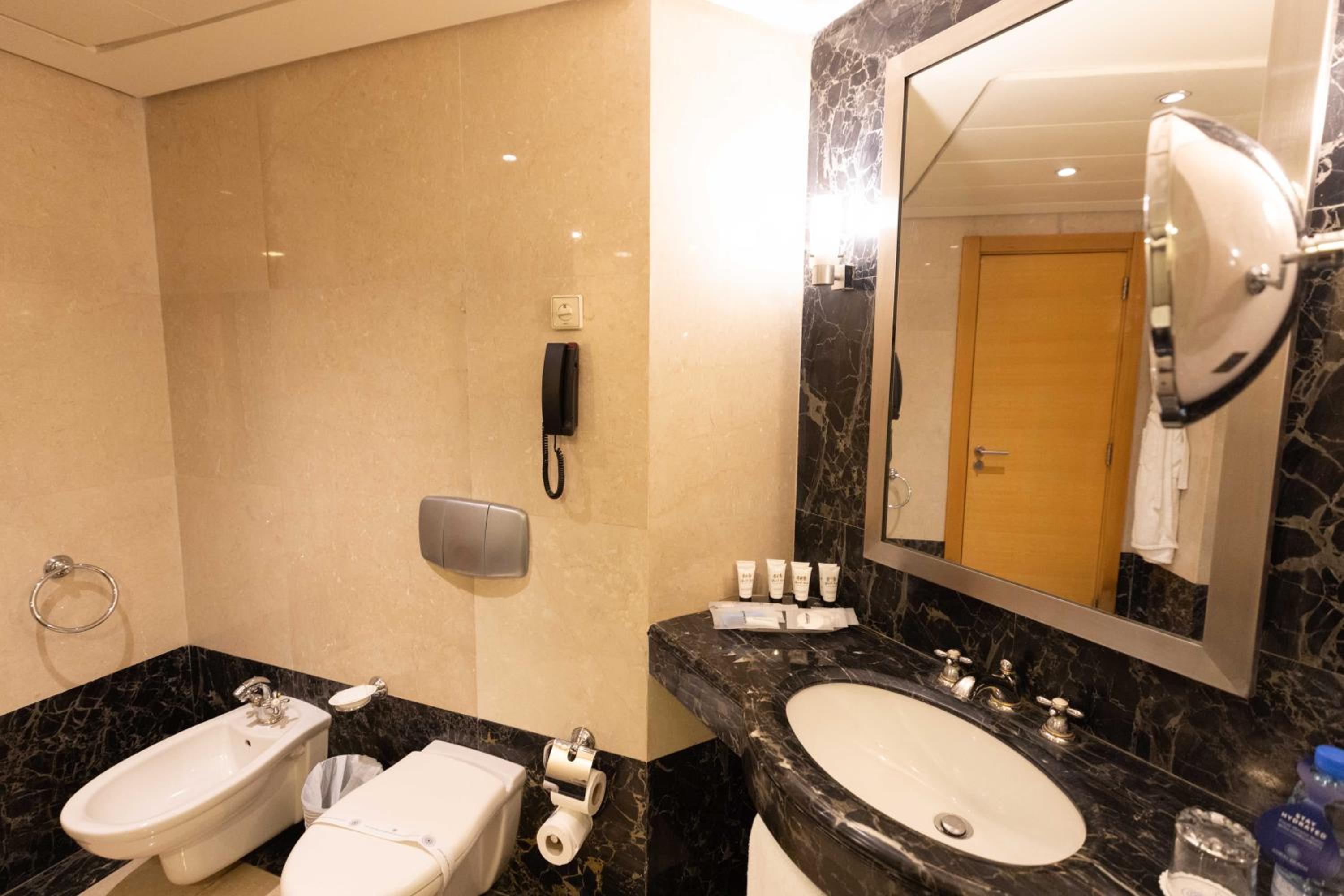 Standard Double Room - Photo 4