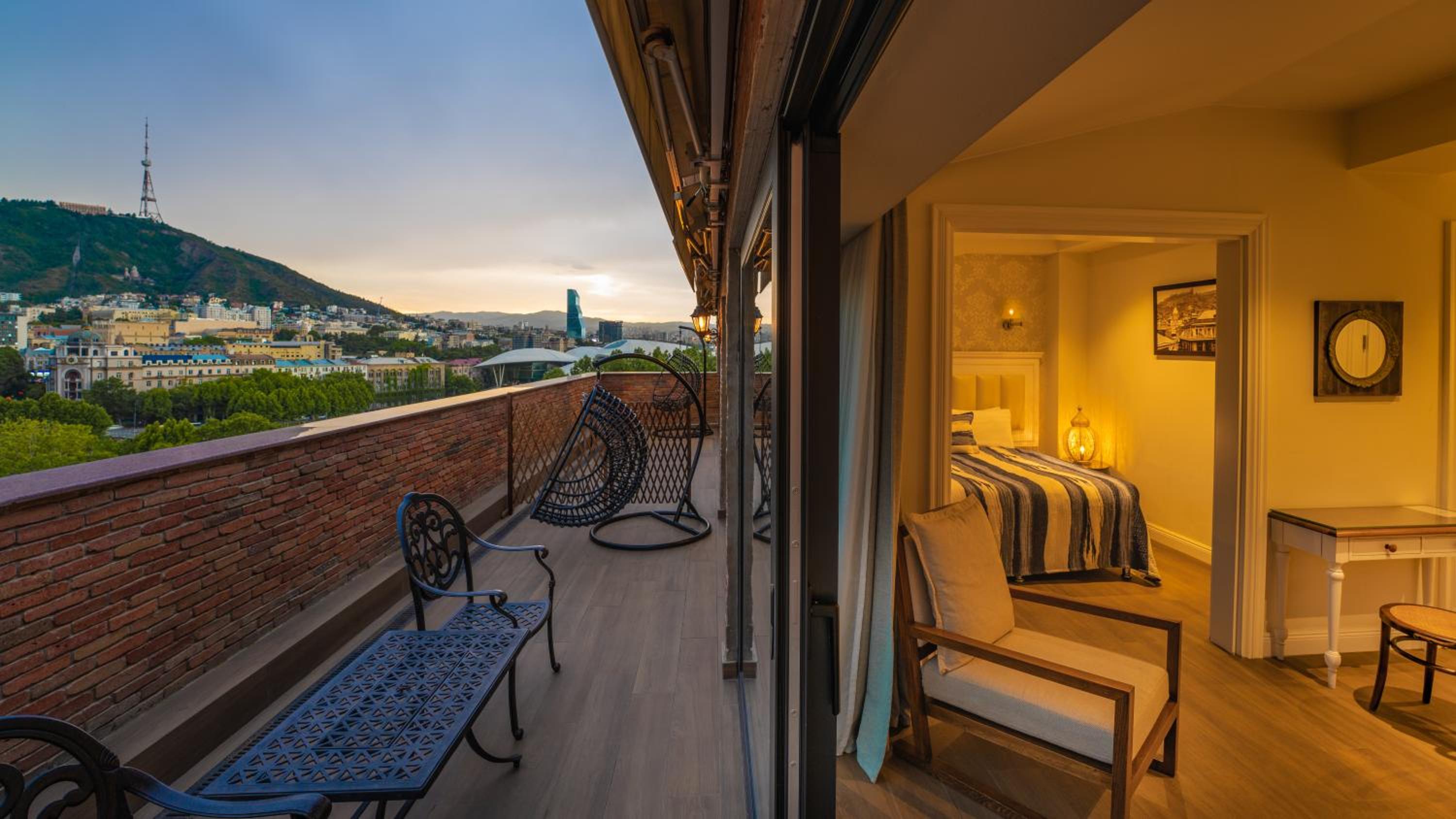 Junior Suite with Balcony - Photo 1