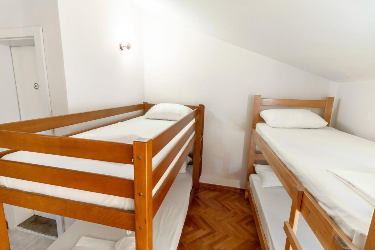 Single Room with Private Bathroom photo 1