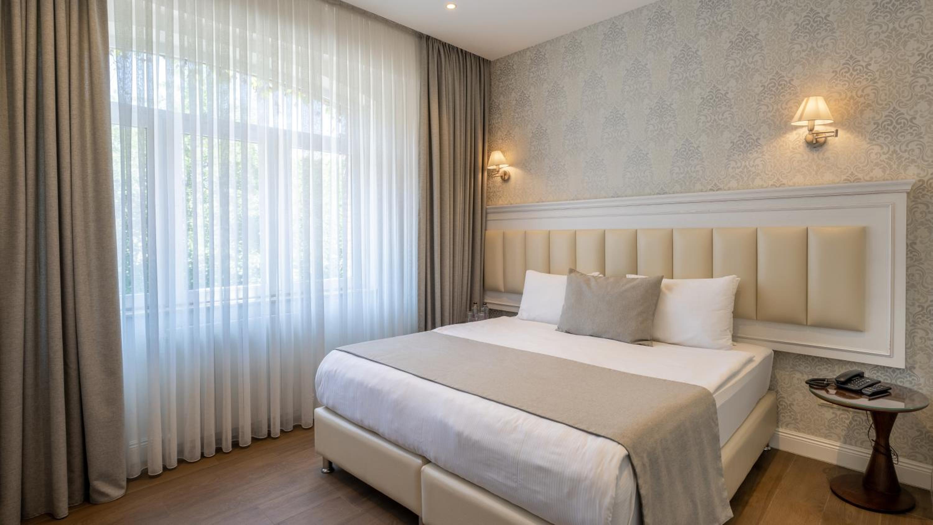 Standard Double or Twin Room - Photo 1