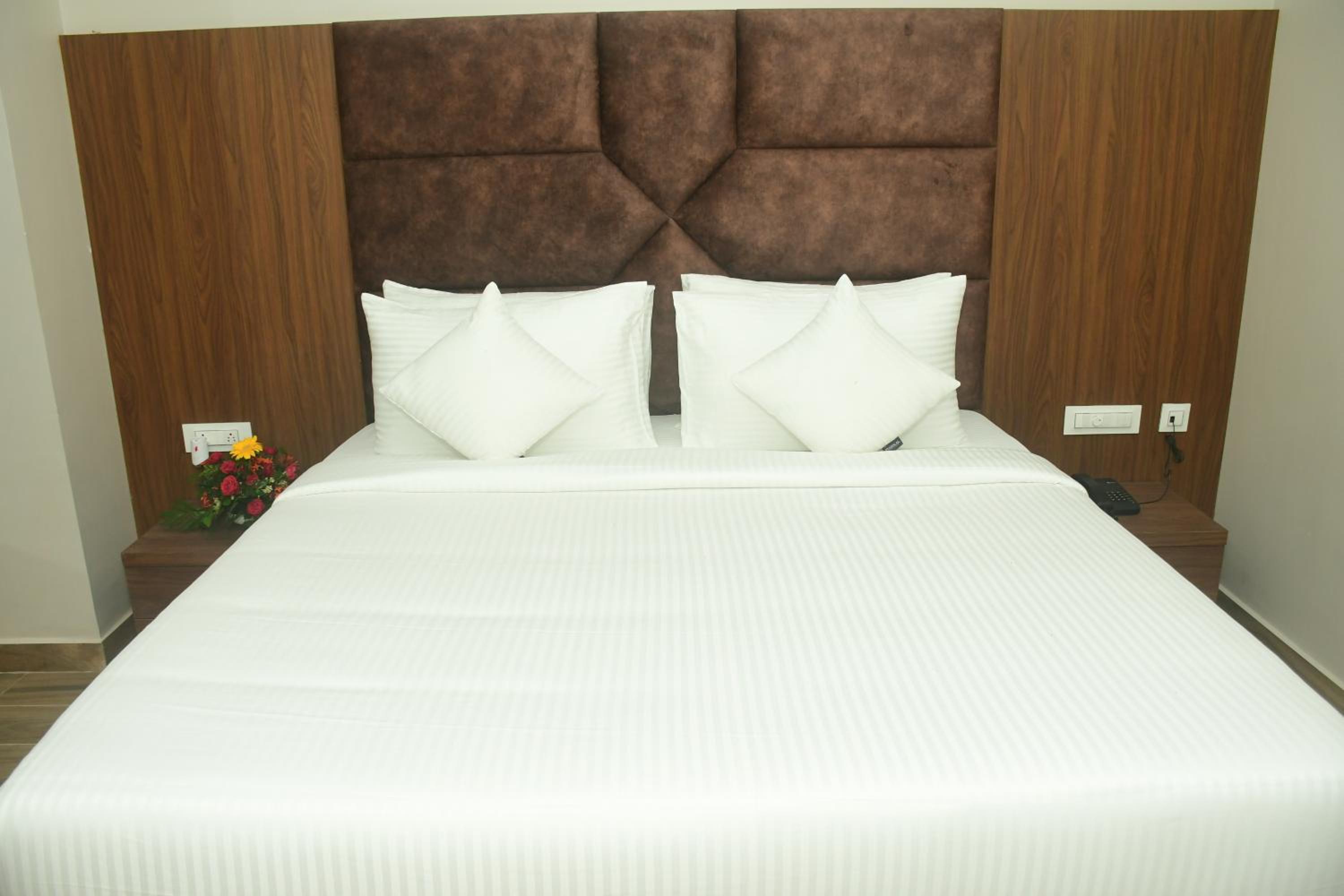 Suite - Photo 7