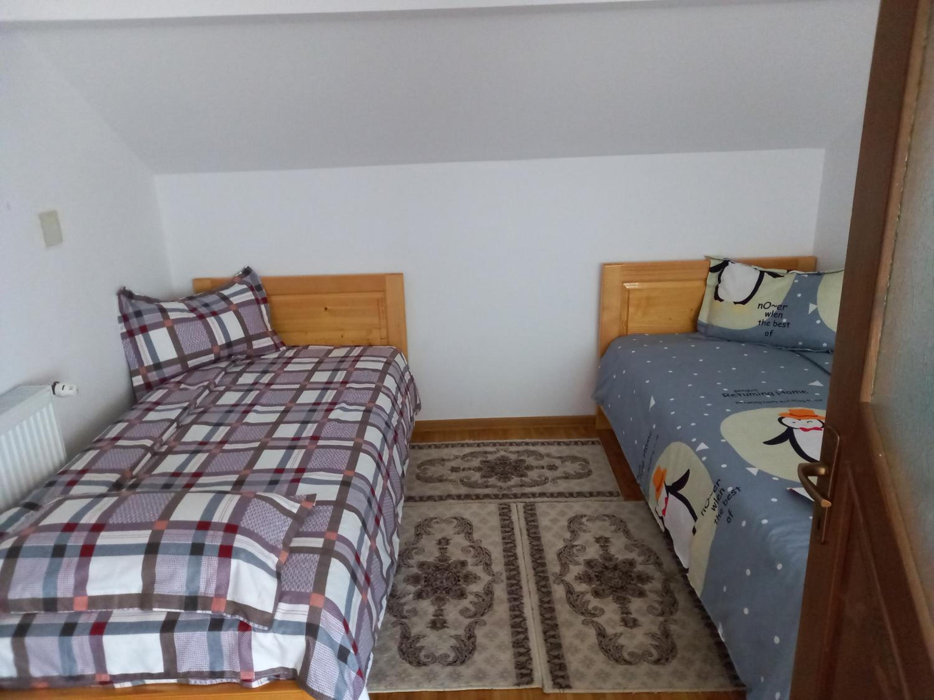 Five-Bedroom House photo 3