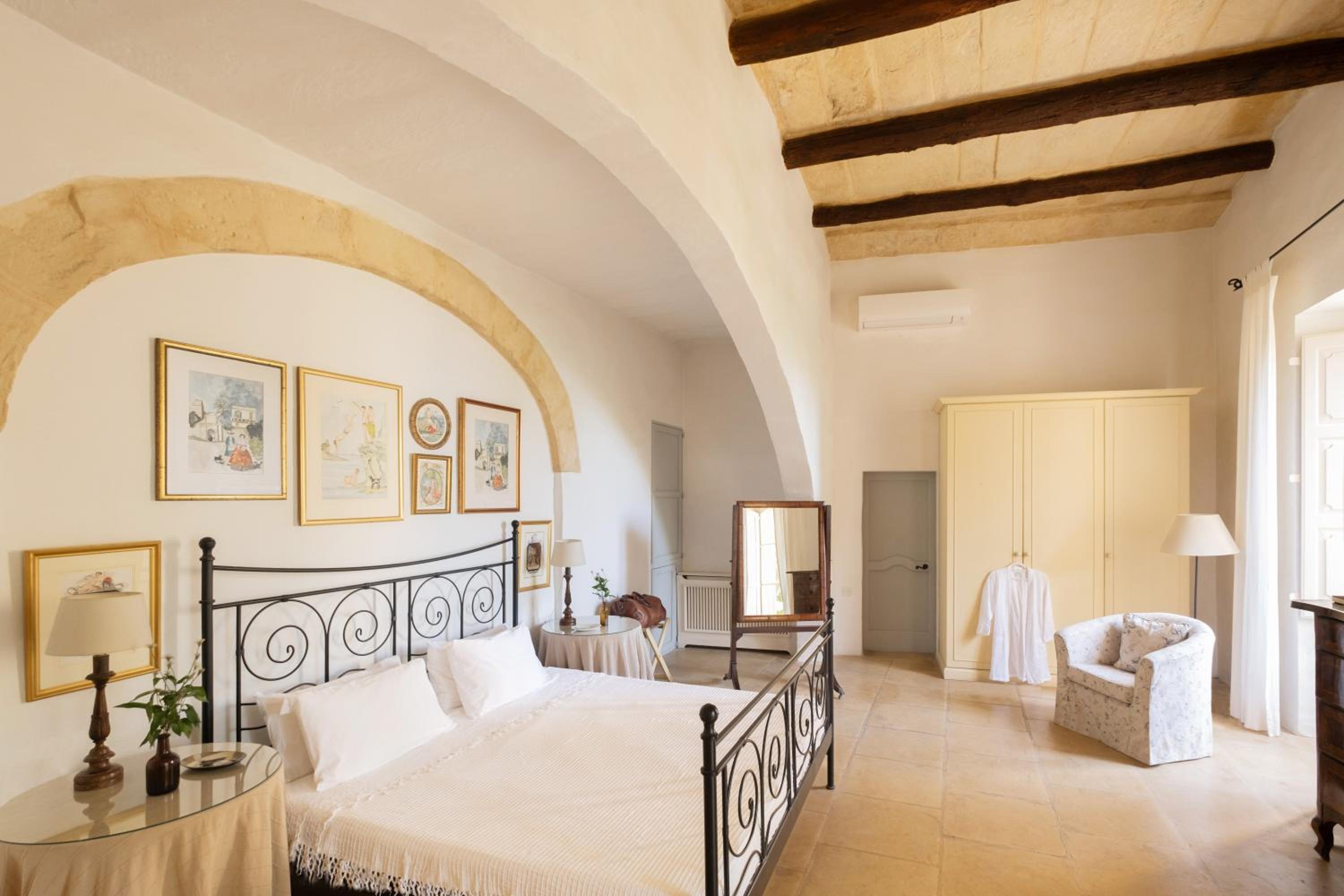 Villa photo 2
