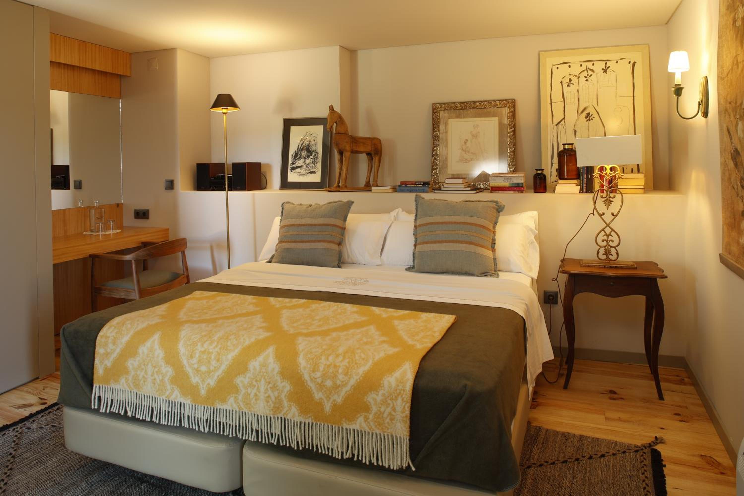 Two-Bedroom Villa - Photo 2