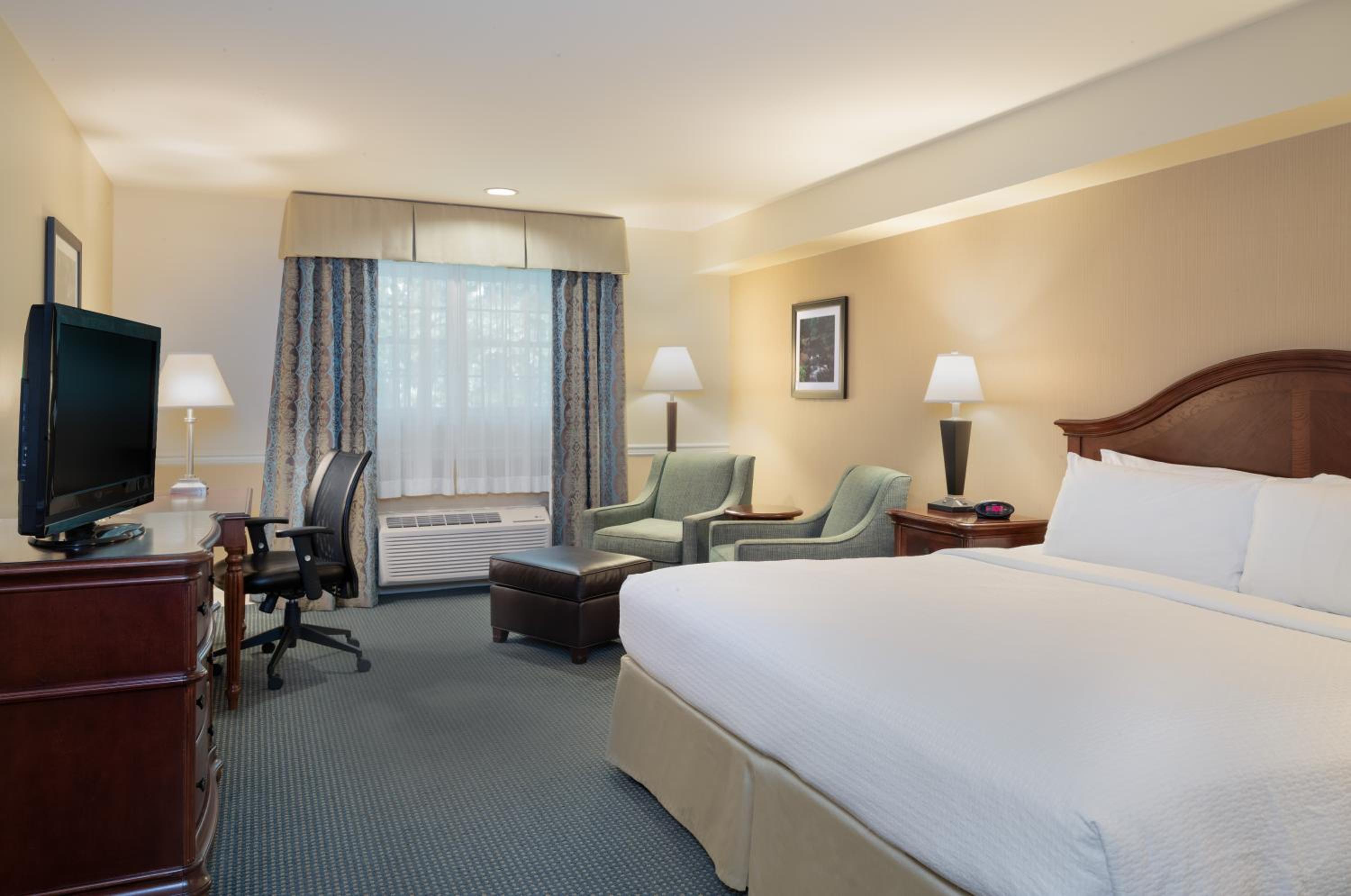 Standard King Room photo 1
