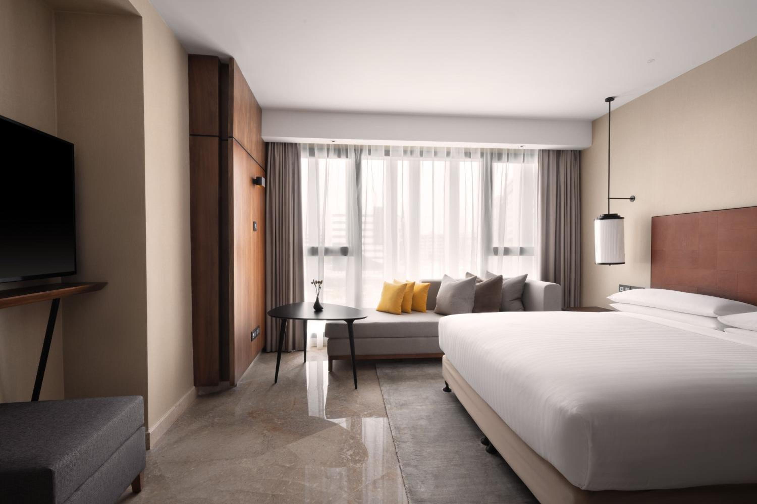 King Suite - Photo 2