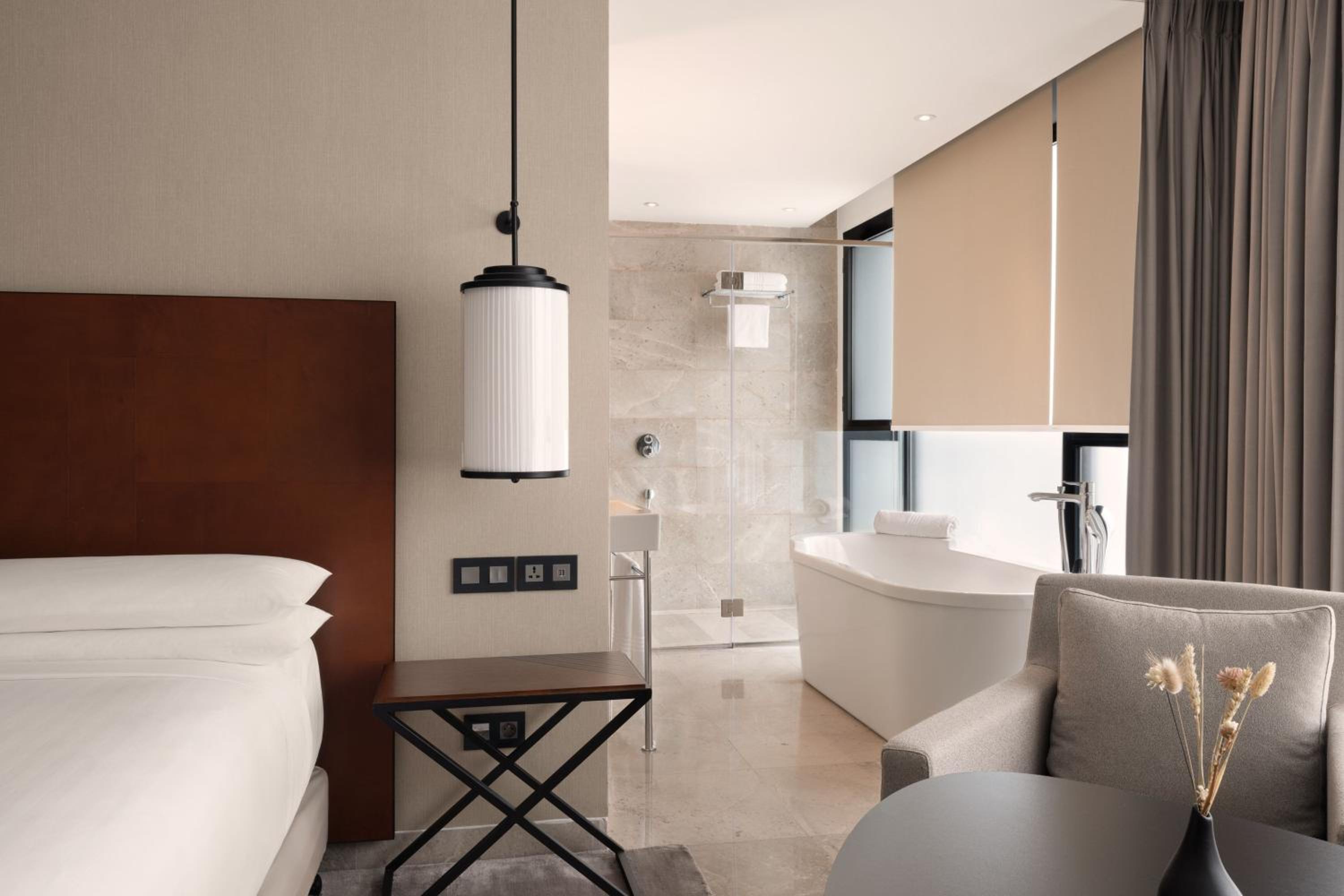 King Suite - Photo 3