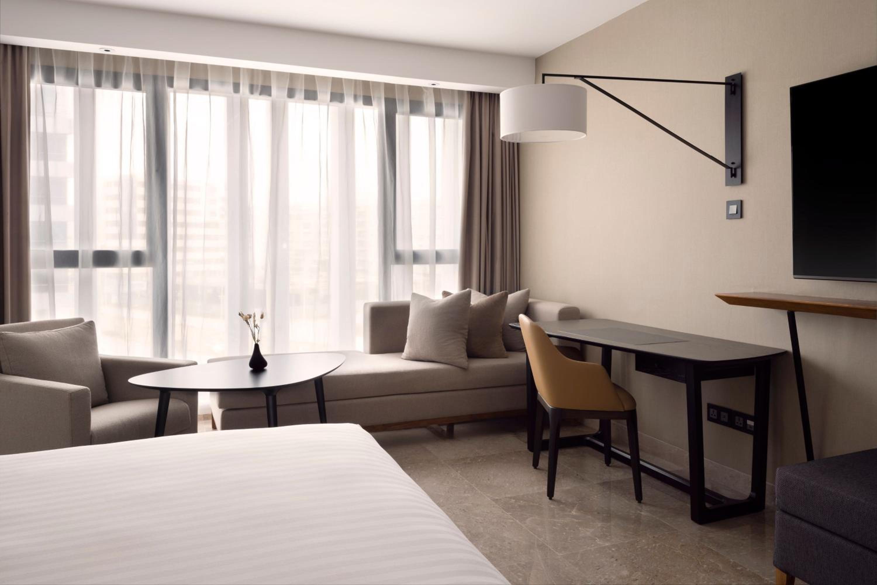 Junior King Suite - Photo 3
