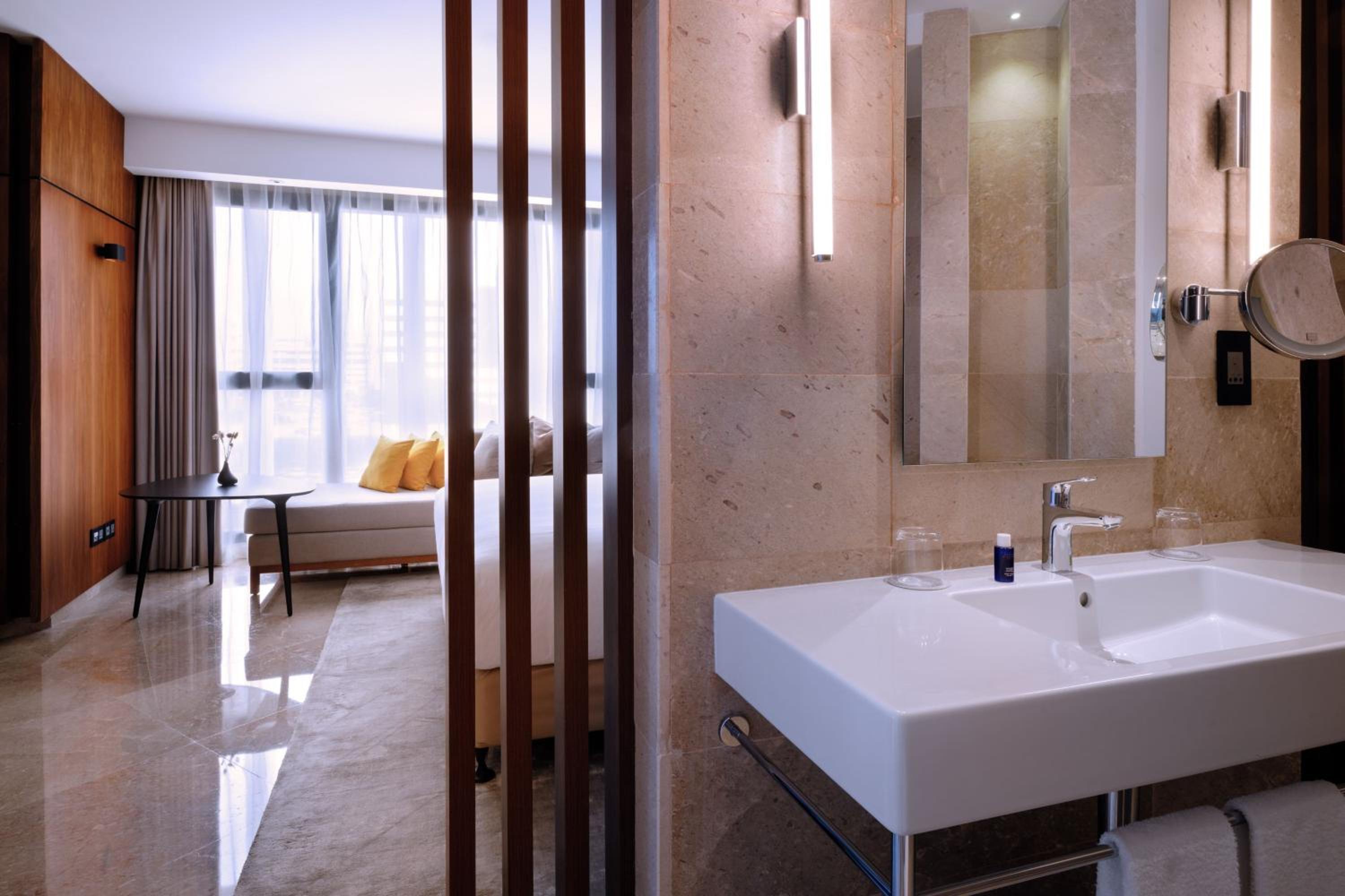 King Suite - Photo 7