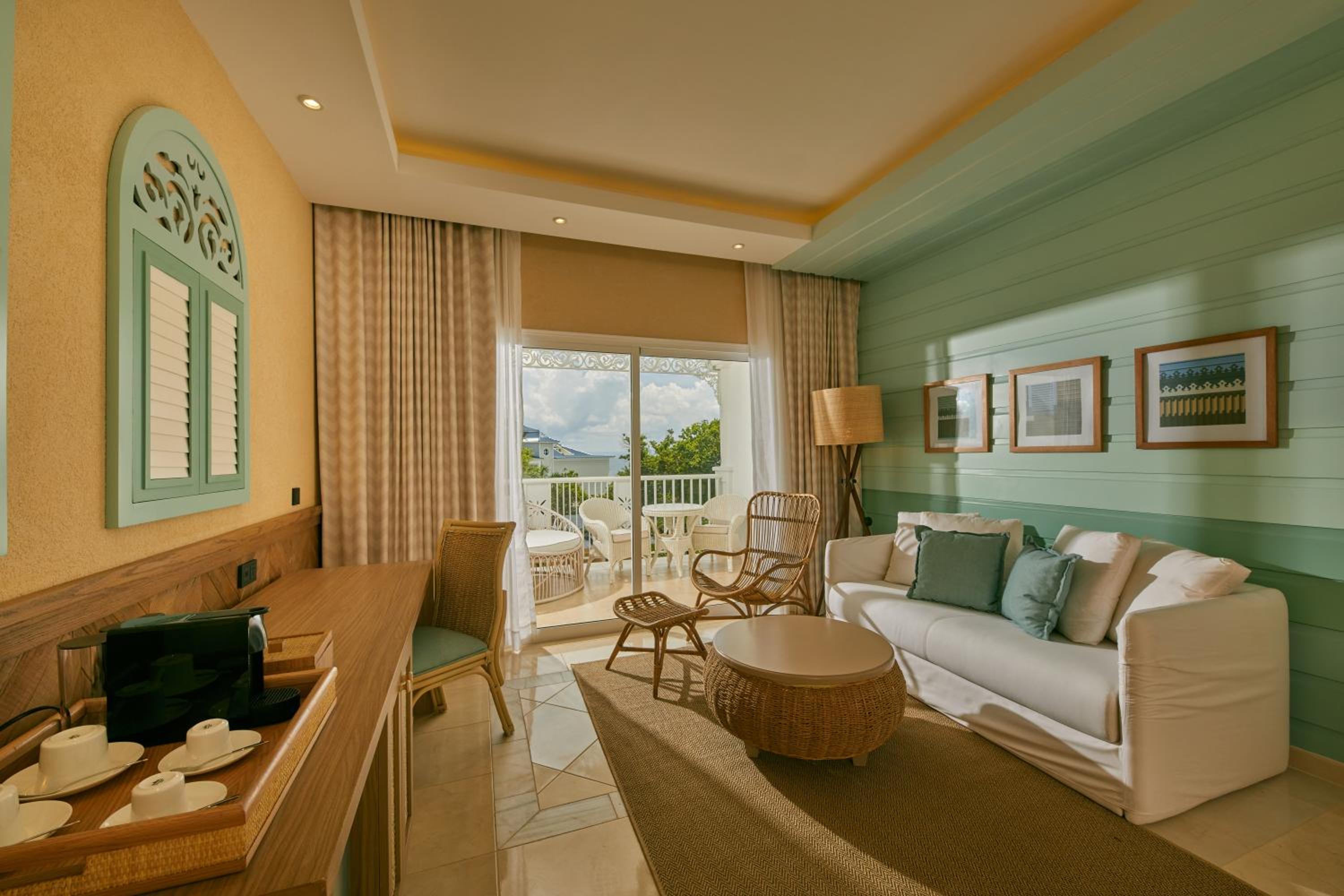 Junior Suite (1 Adult + 2 Children)