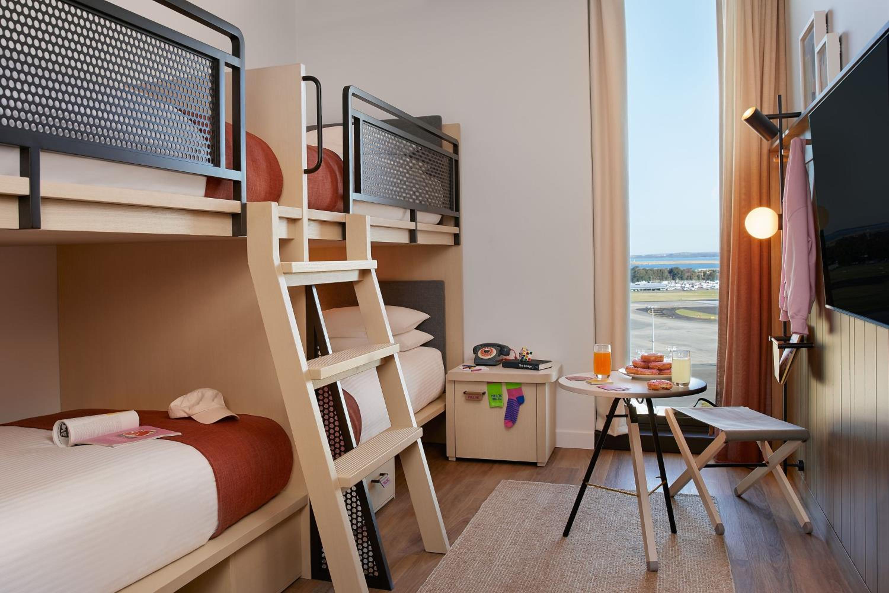 Moxy Quad Bunks, Guest room, 2 Twin bunk