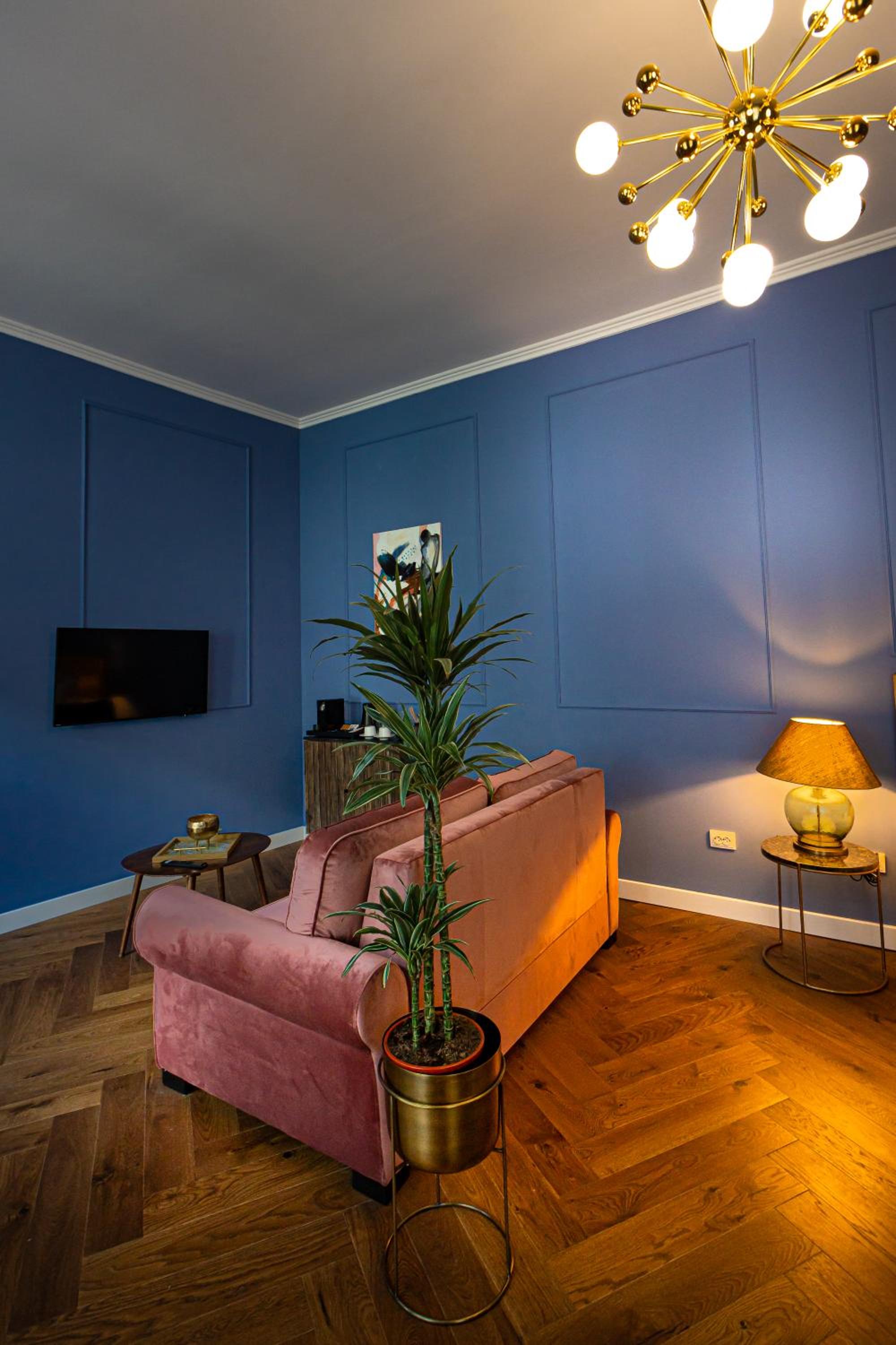 Studio with Sofa Bed - Photo 12