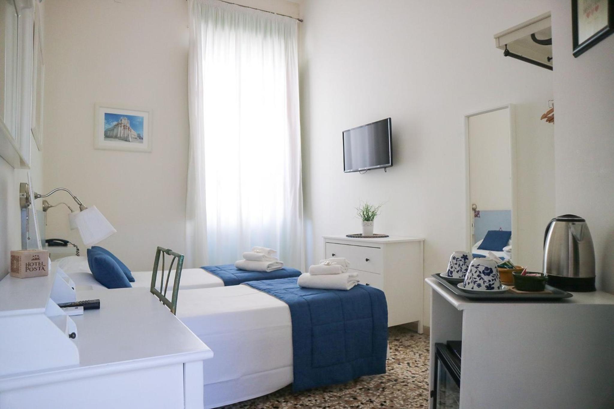 Double or Twin Room with Balcony - Photo 1