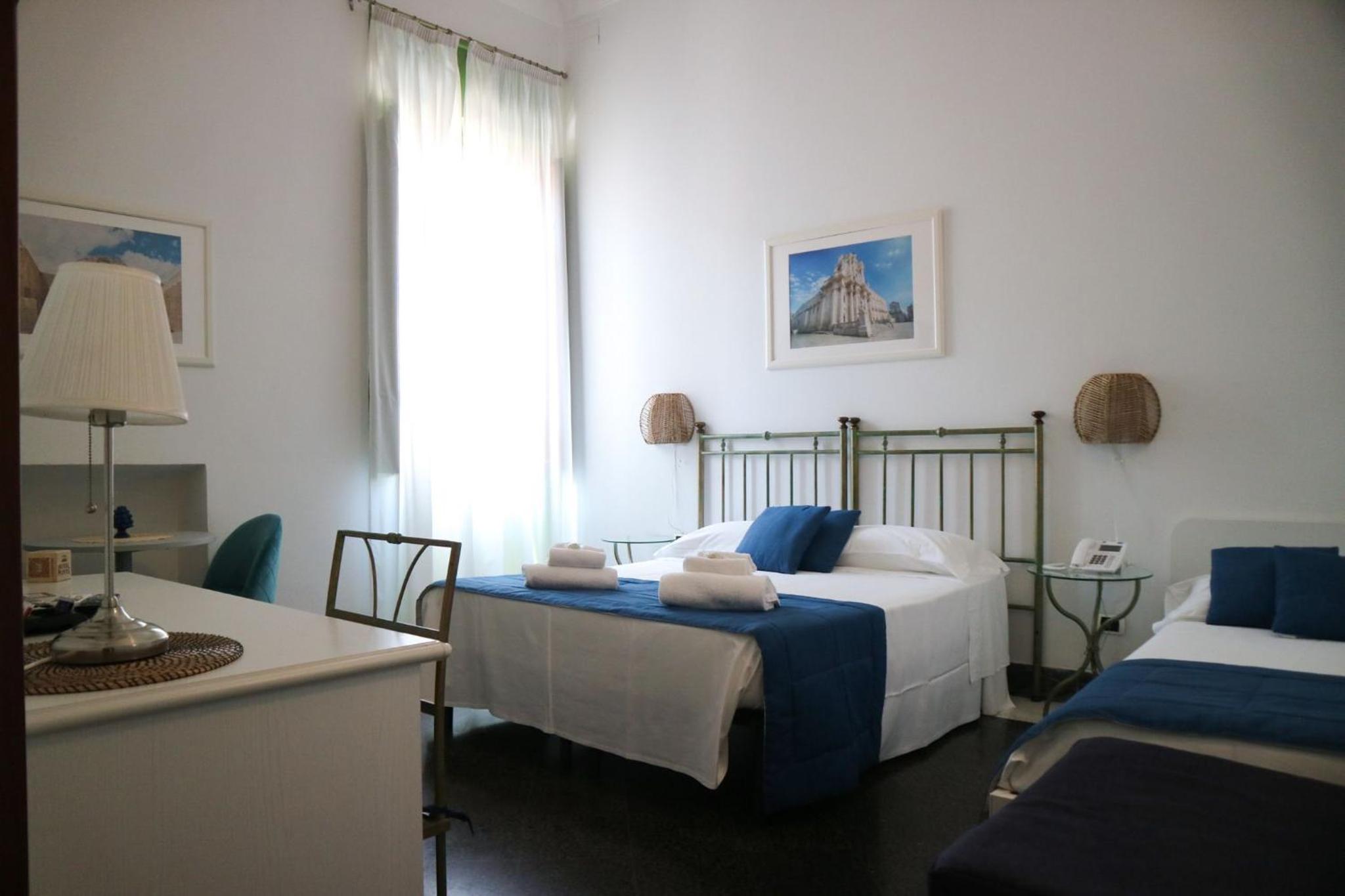 Large Room with Port View - Photo 1