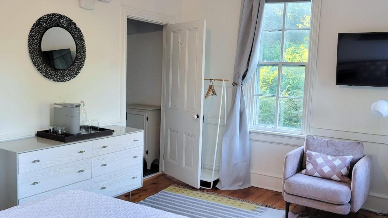 Standard King Room photo 1