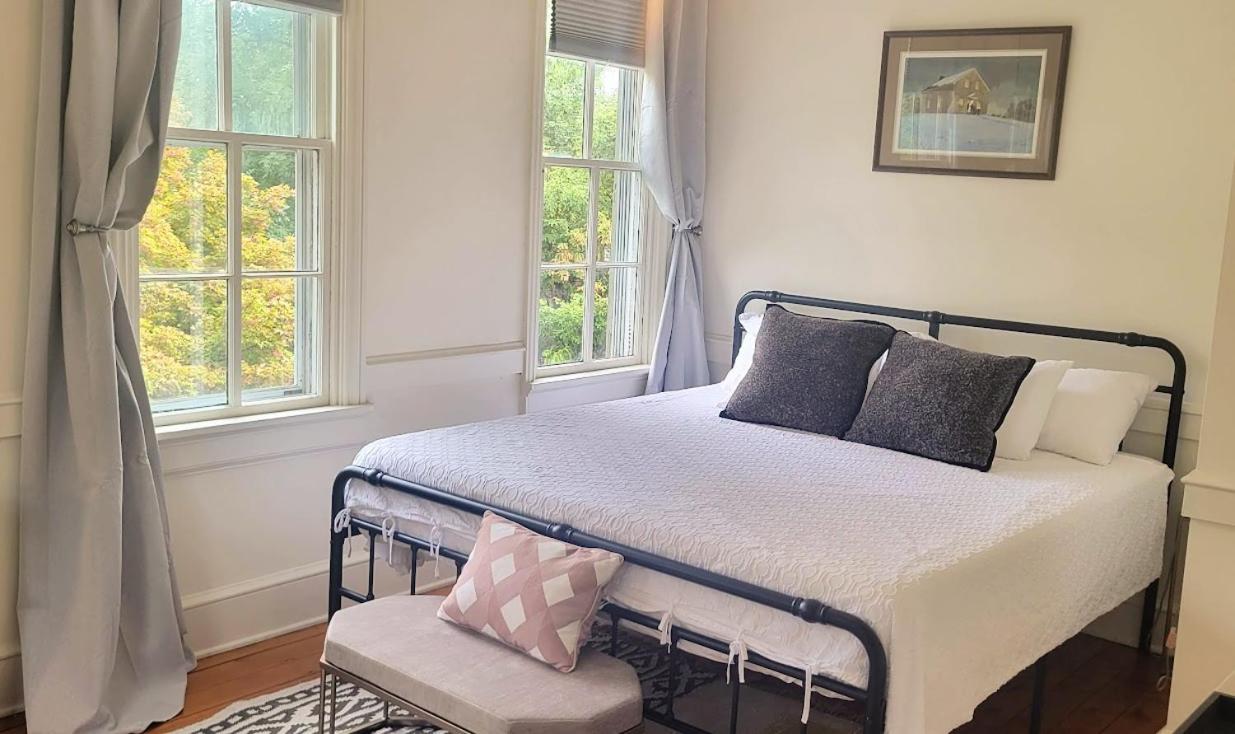 Standard King Room photo 3