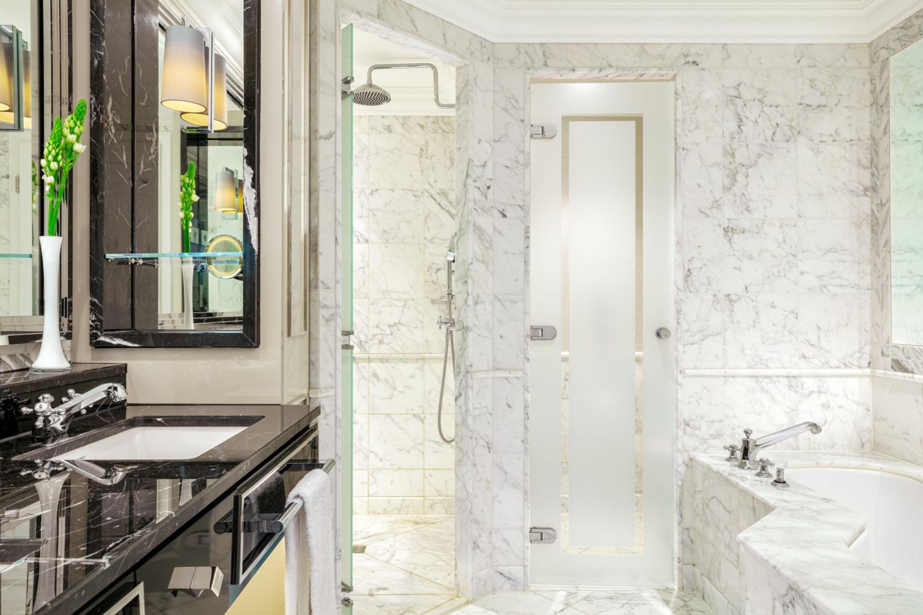 Deluxe Junior Suite thumbnail 5