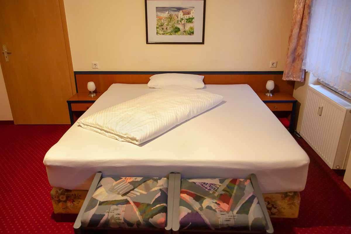 Double Room with Private Bathroom - Photo 3