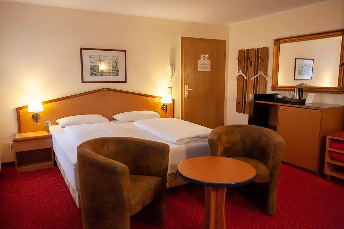 Double Room with Private Bathroom - Photo 31