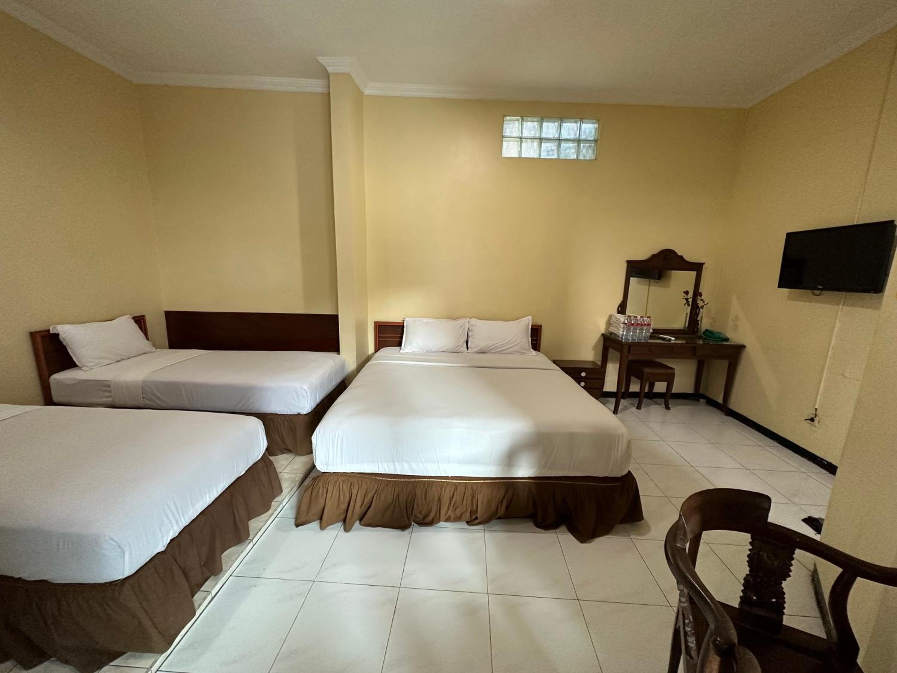 Comfort Triple Room with Shower