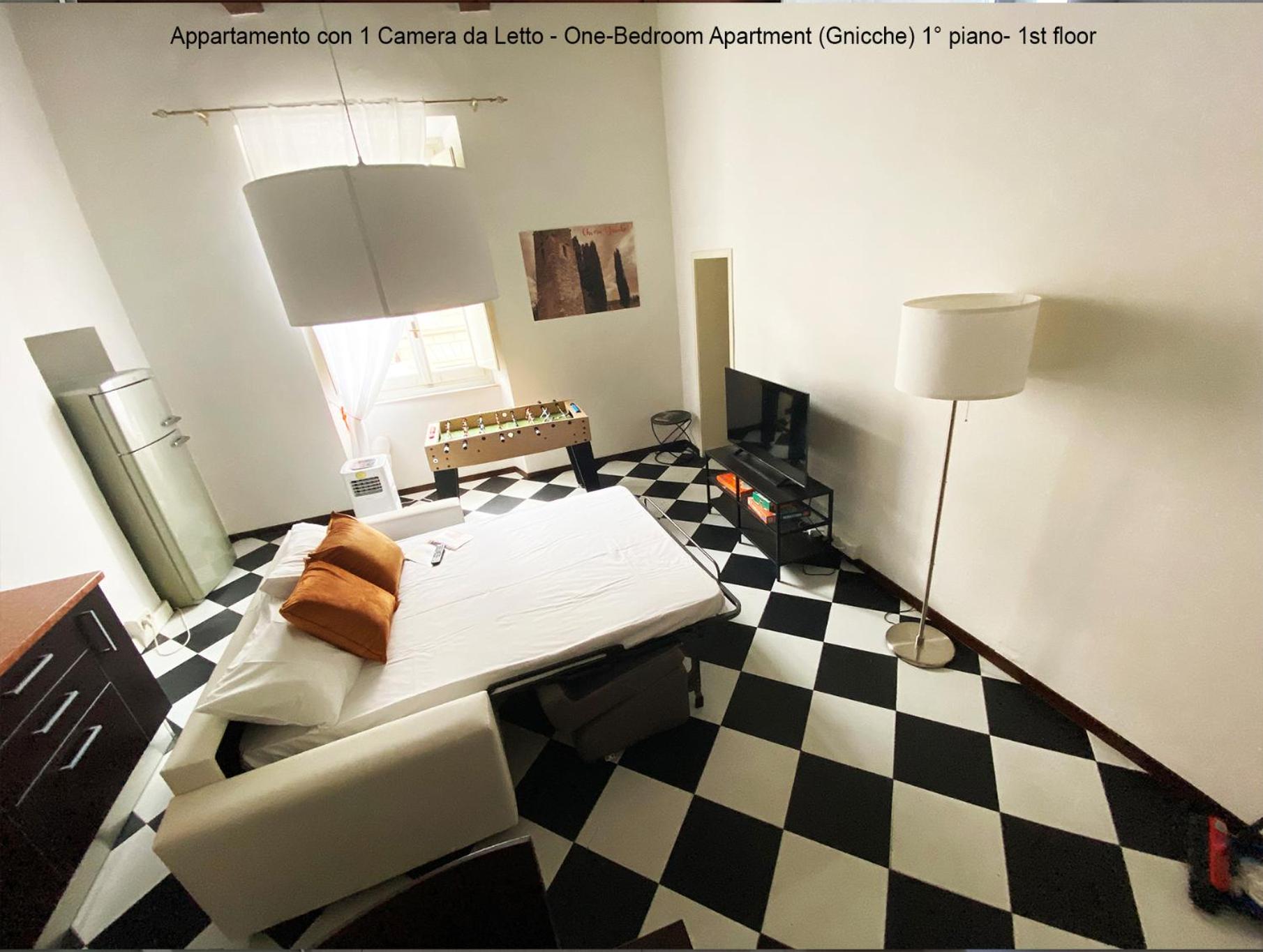 One-Bedroom Apartment photo 1