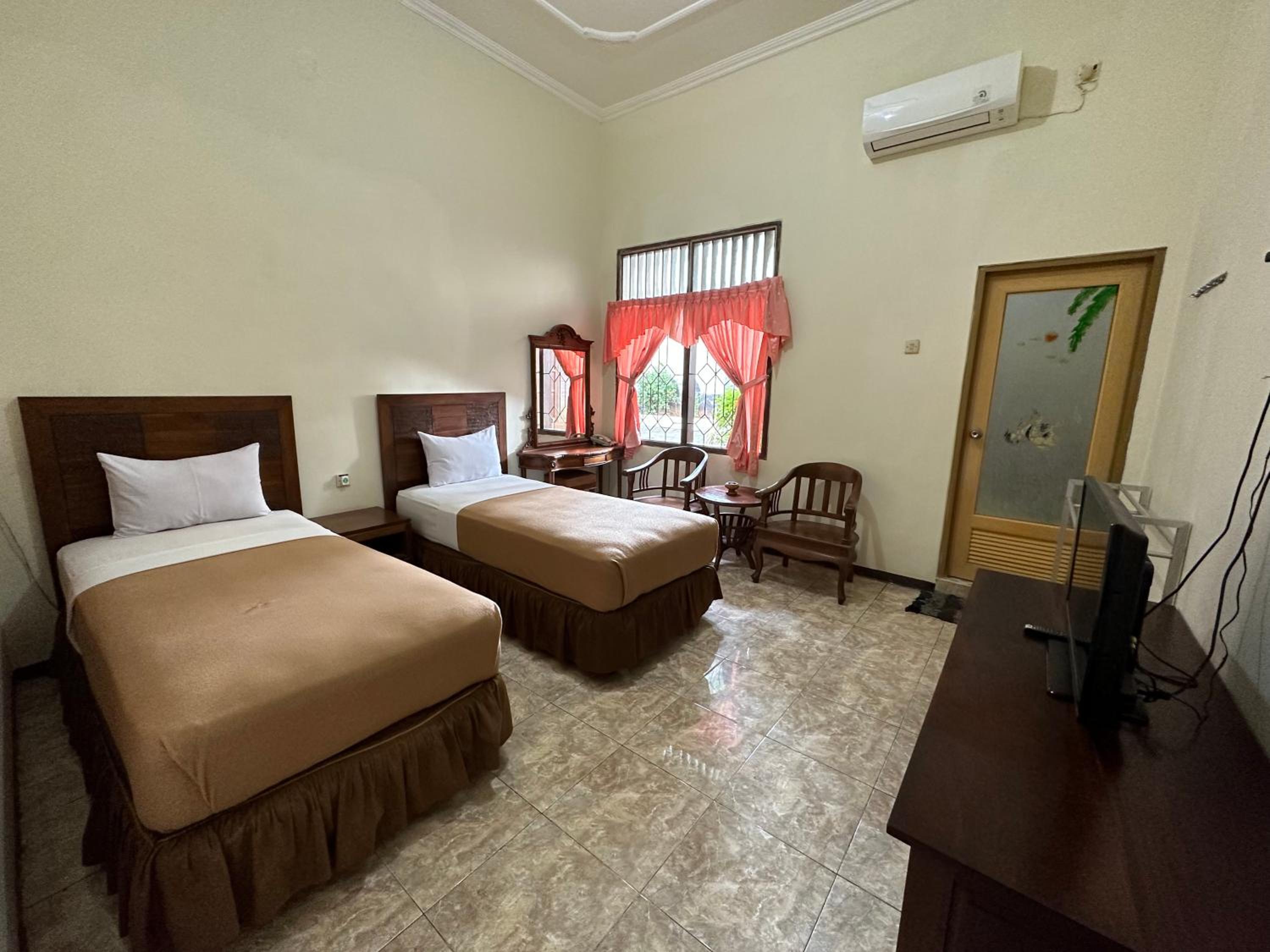 Deluxe Double or Twin Room photo 2