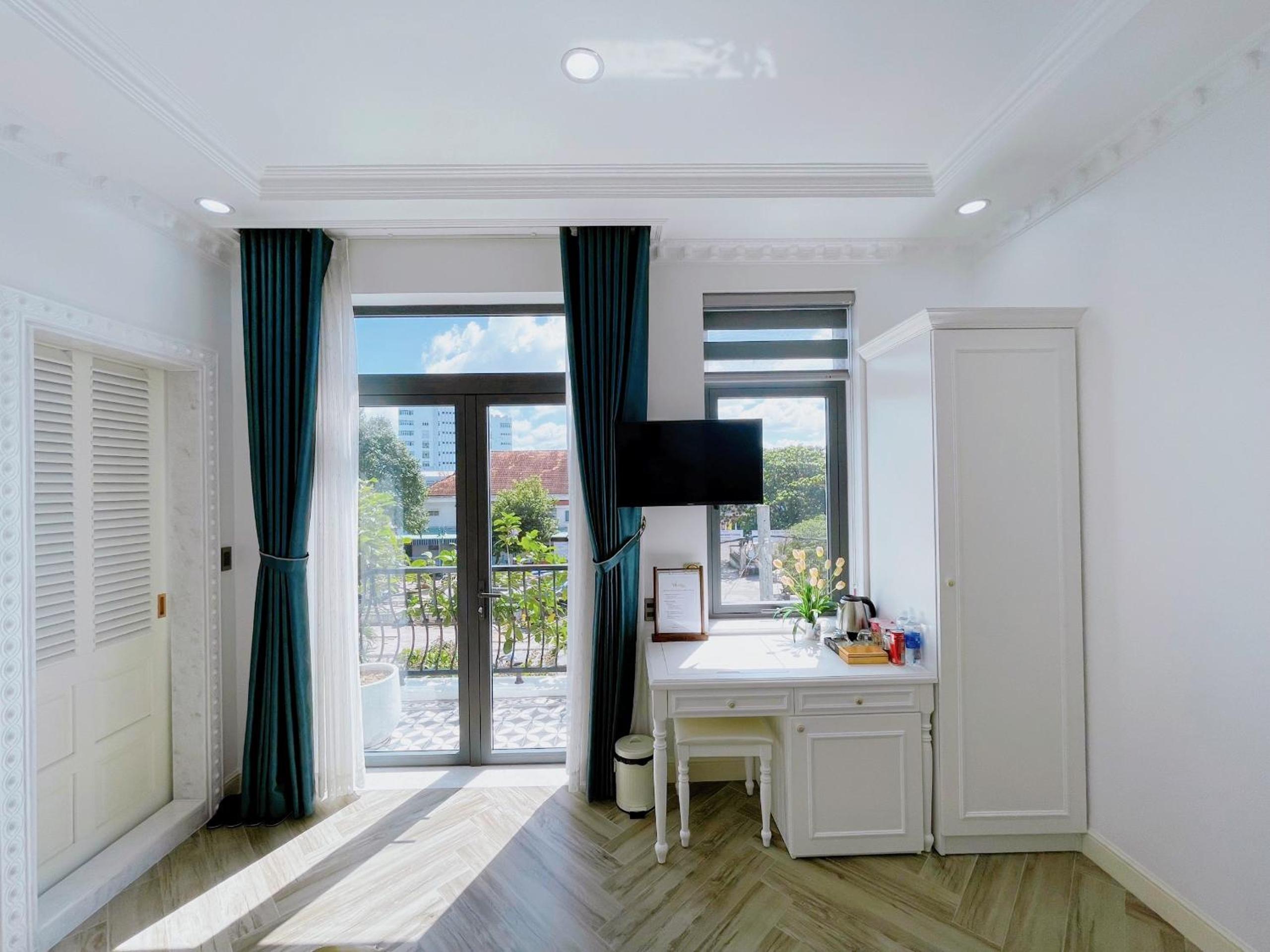 Superior King Room