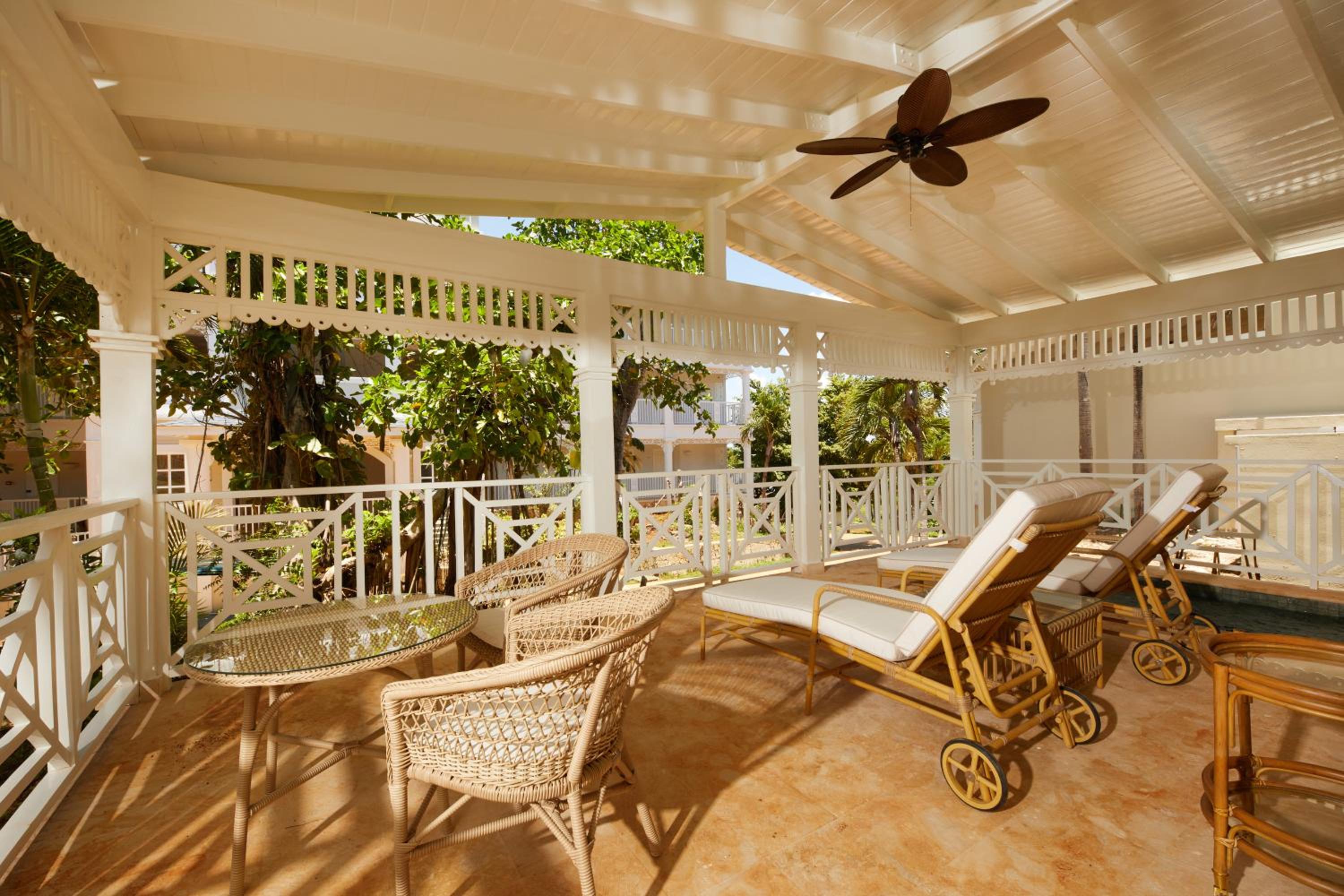 1 Bedroom Villa with Plunge Pool (1 Adult + 1 Child)