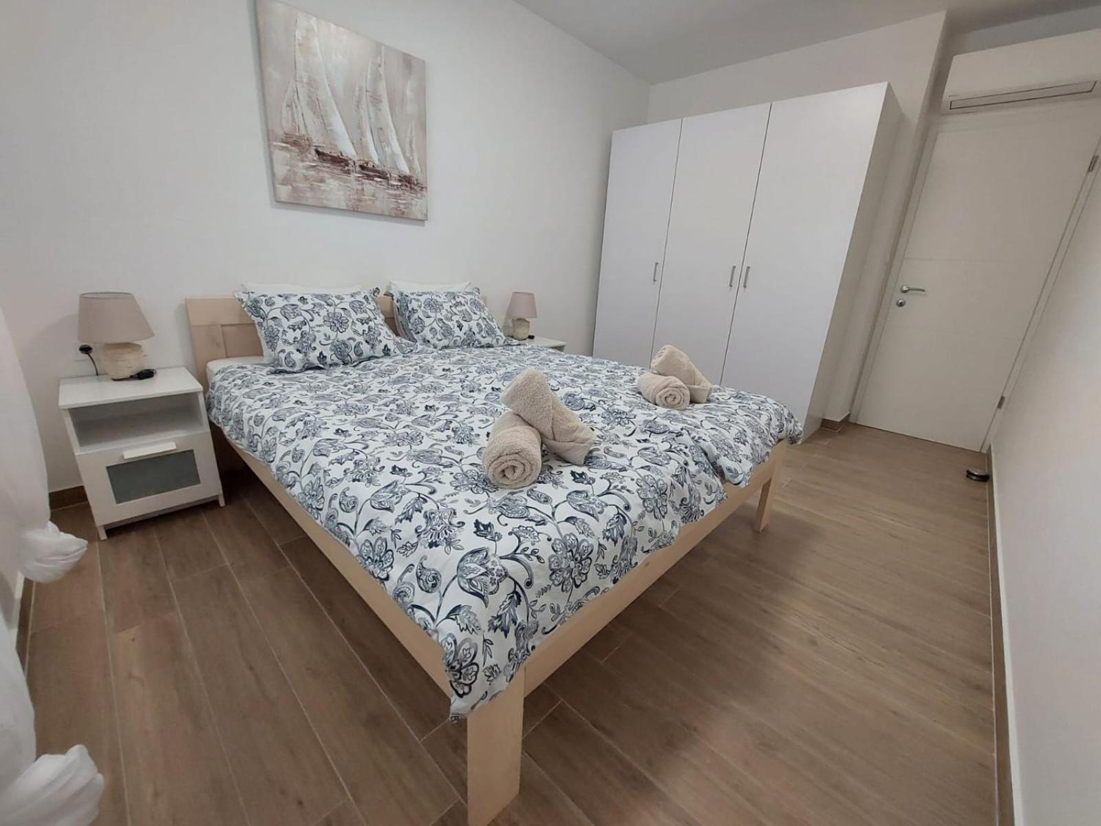 Apartment photo 2
