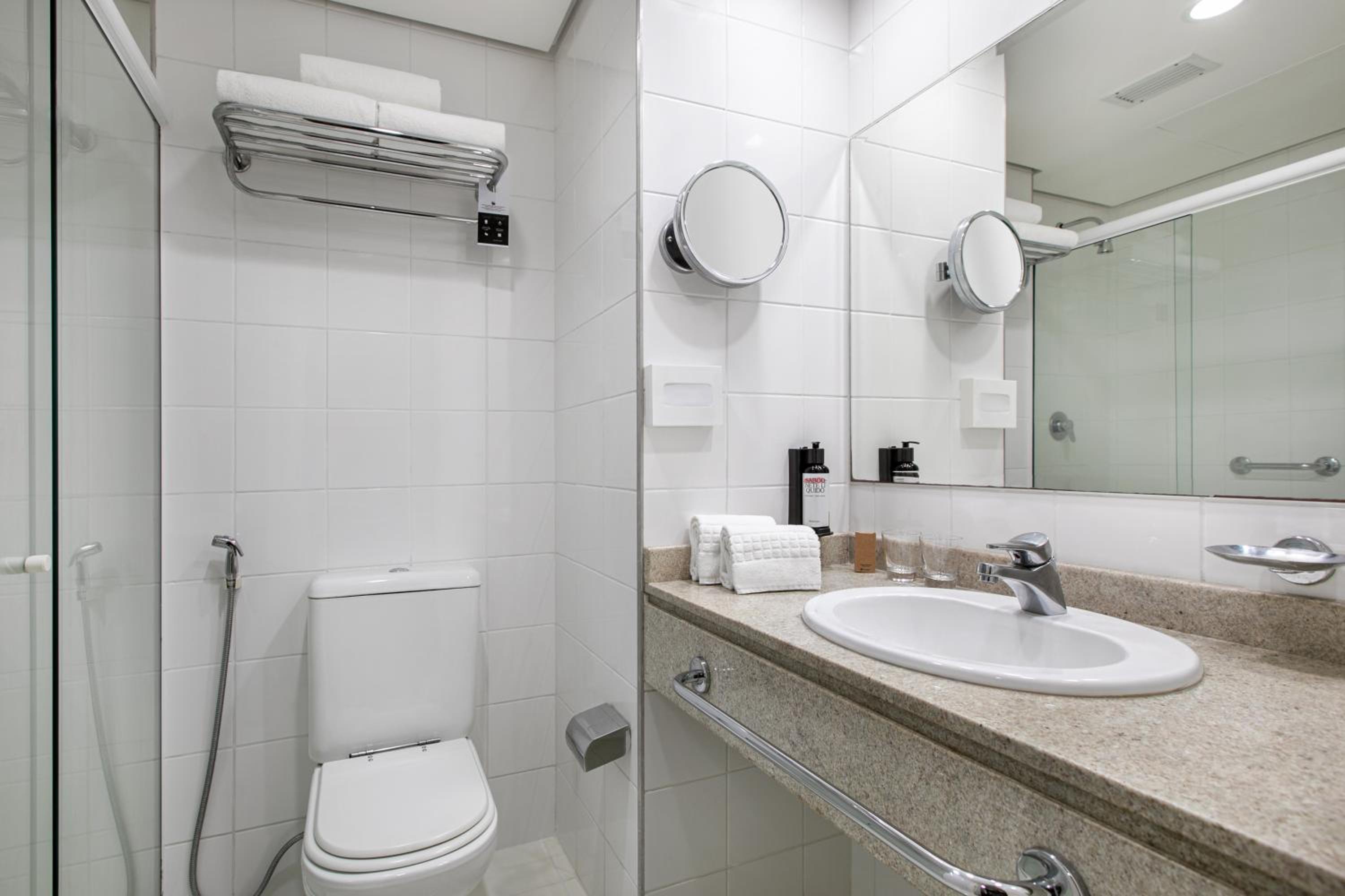 Standard Room Queen - Photo 5