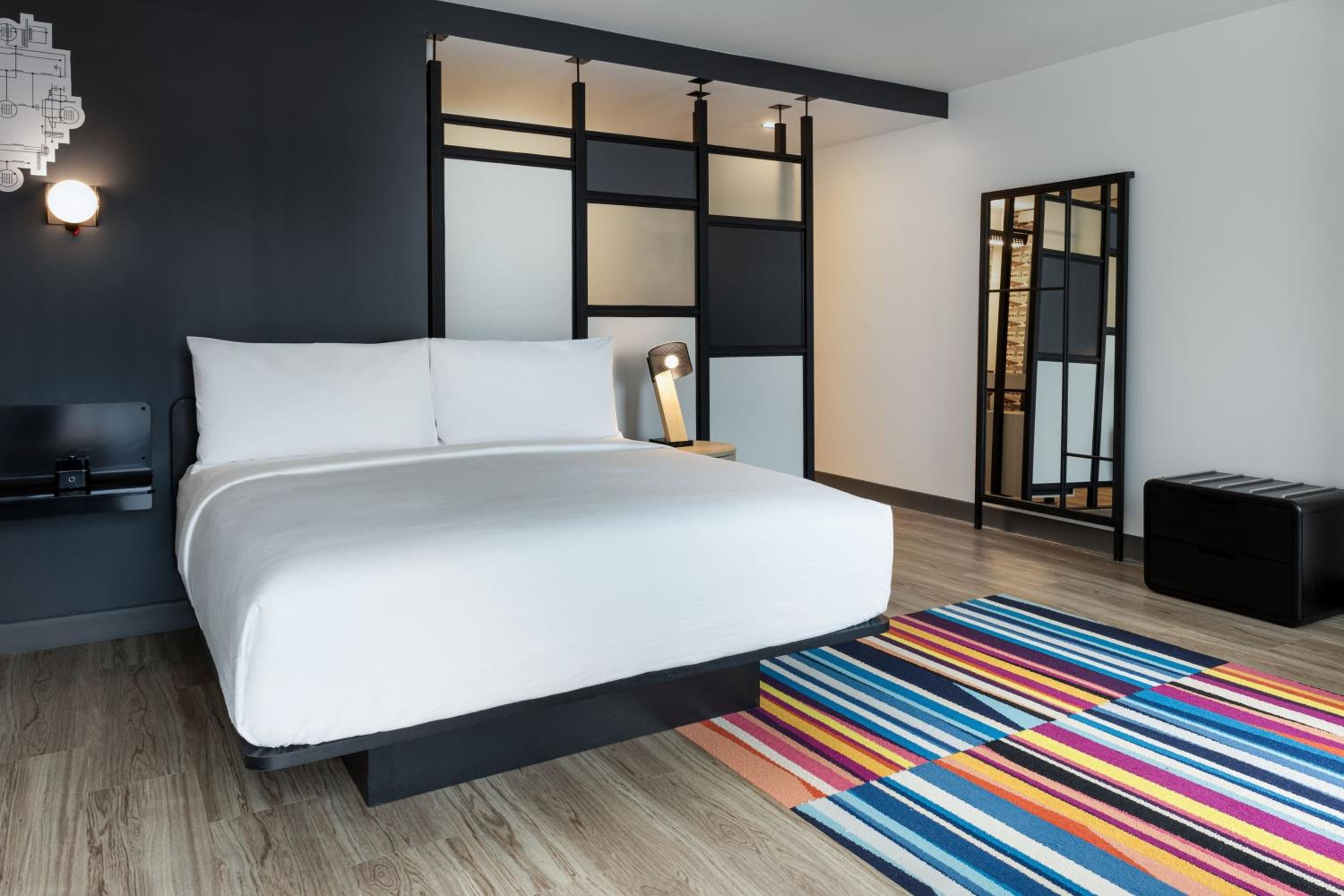 King Room with City View - Photo 1