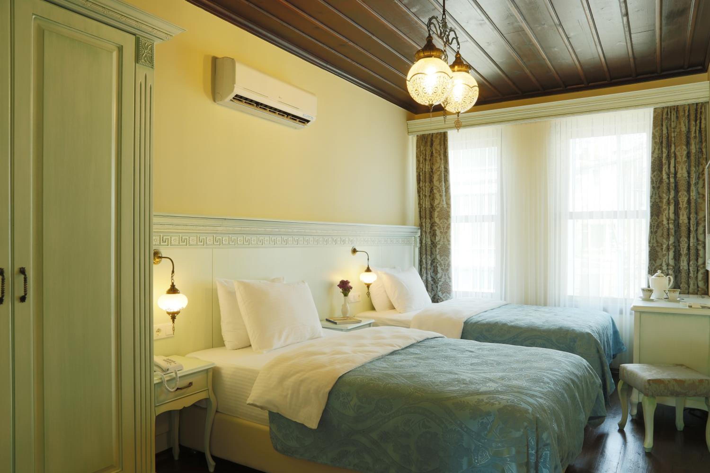Deluxe Triple Room photo 3