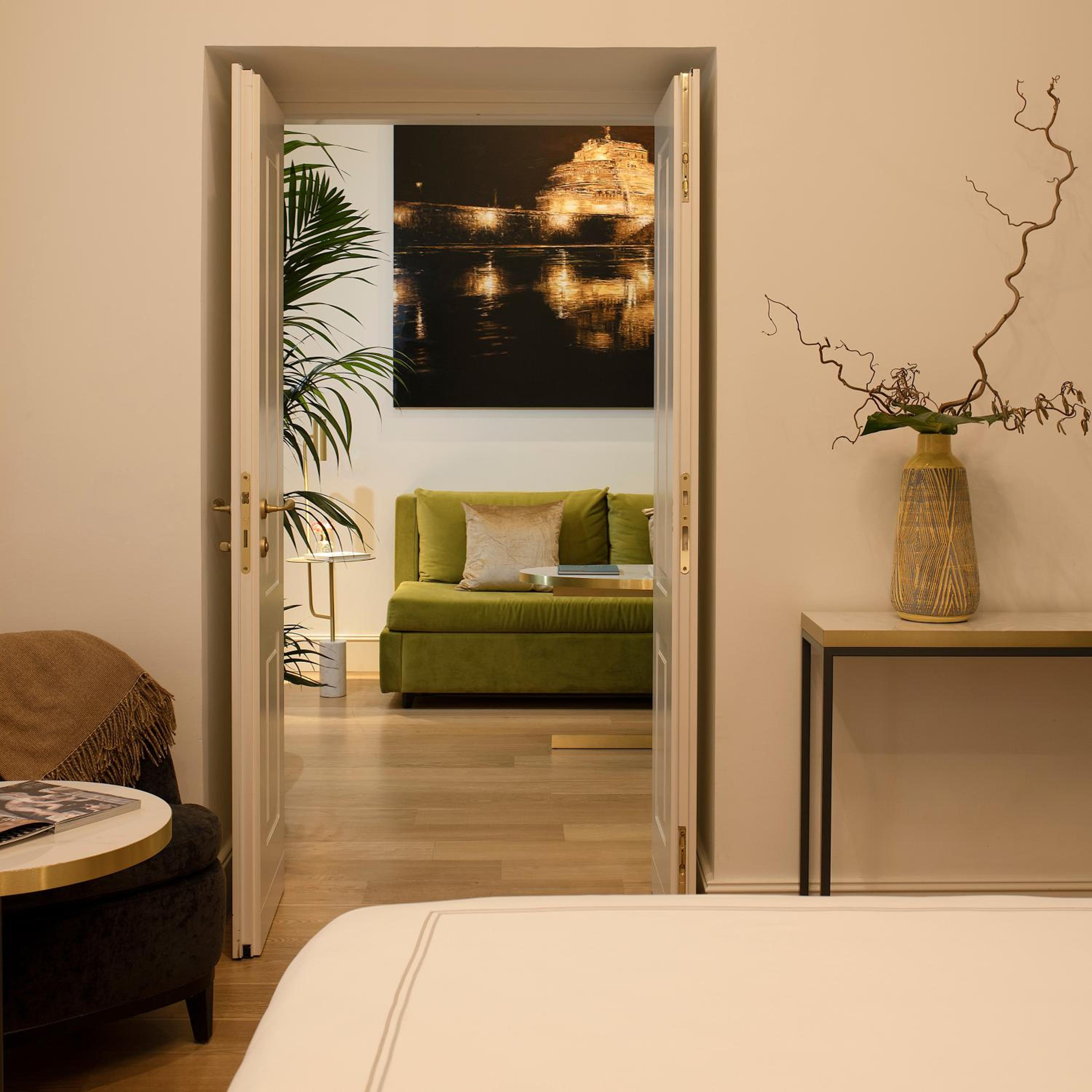 Suite with City View photo 3