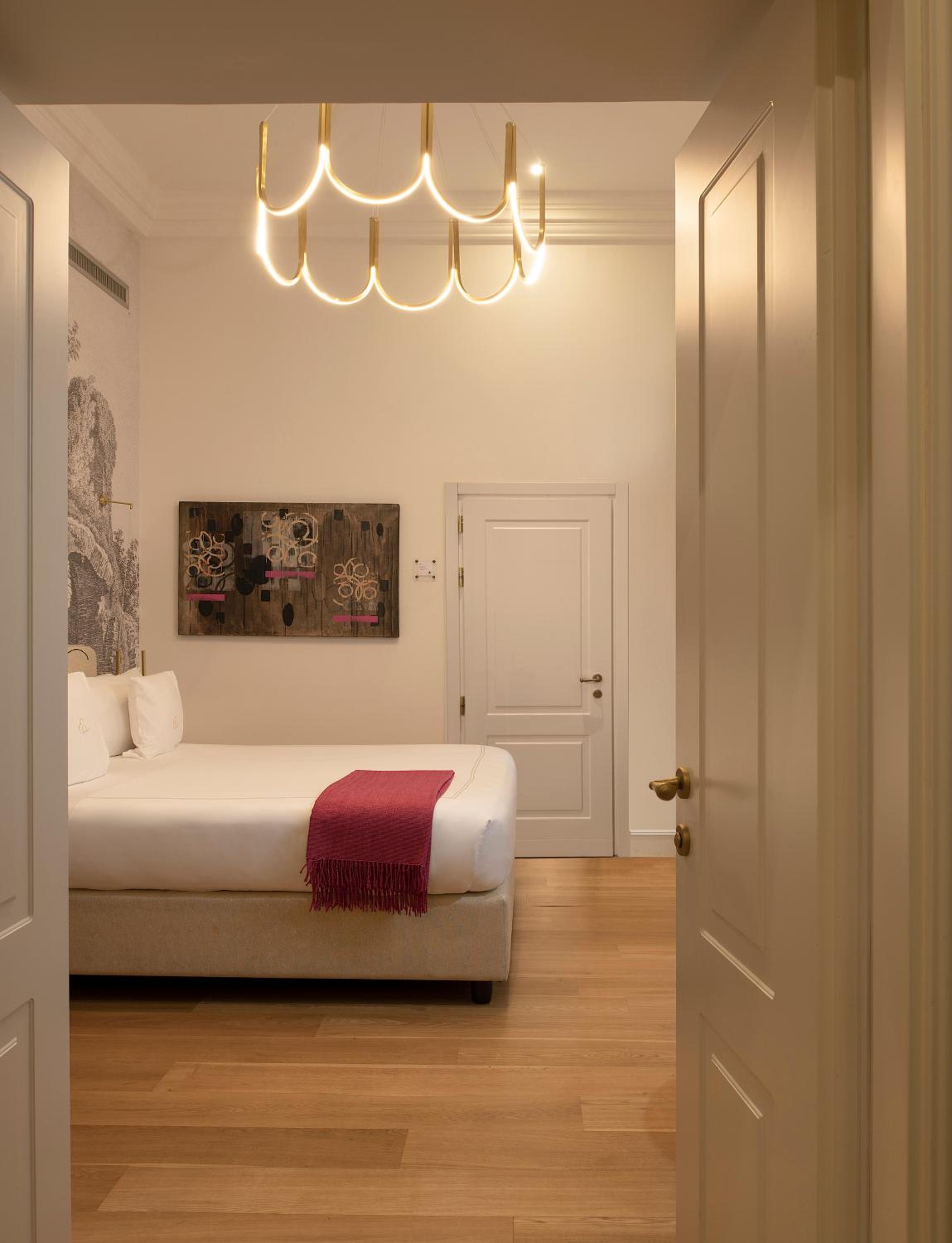 Suite with City View photo 2