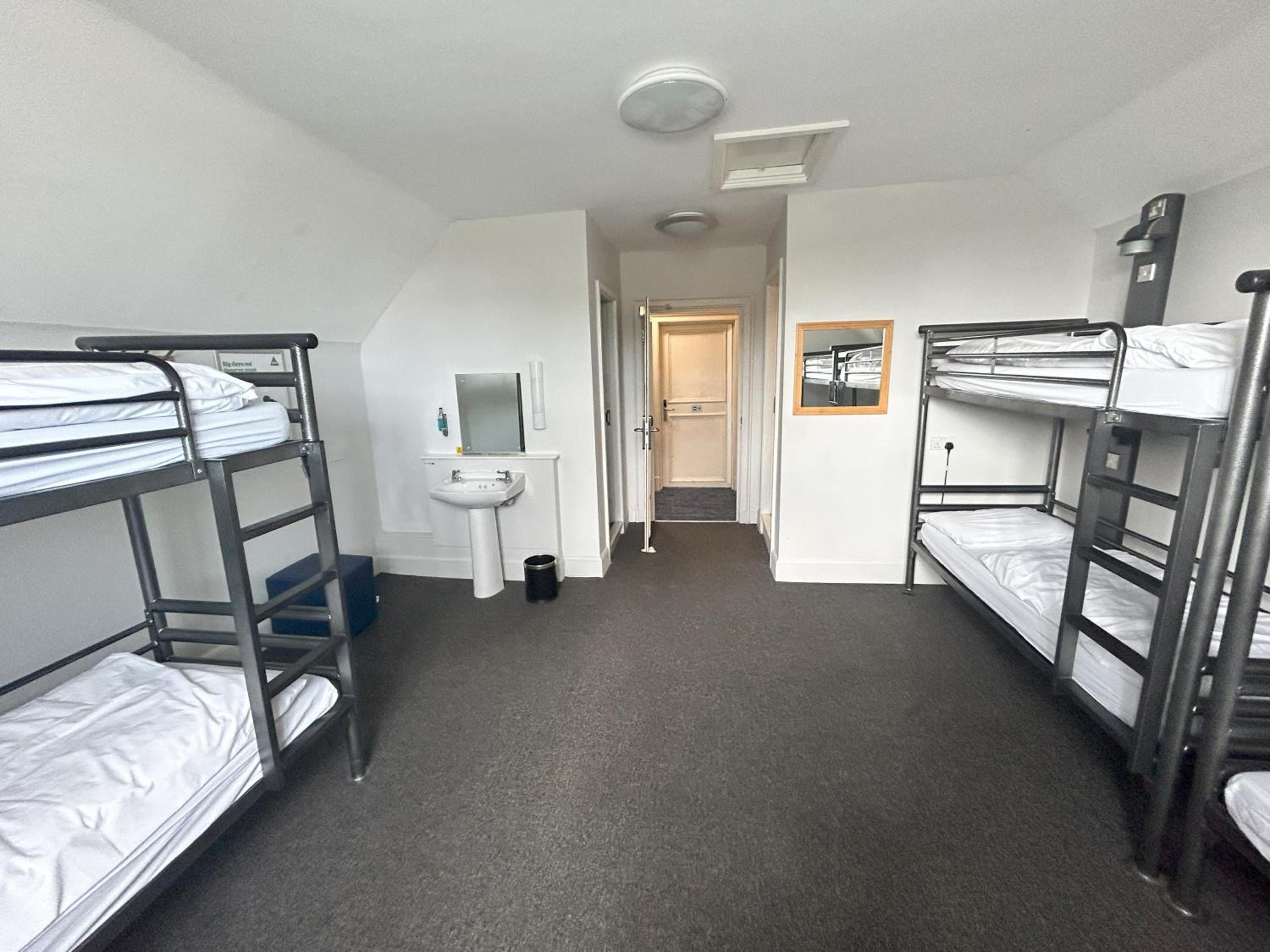 6 Bed Private Room Ensuite