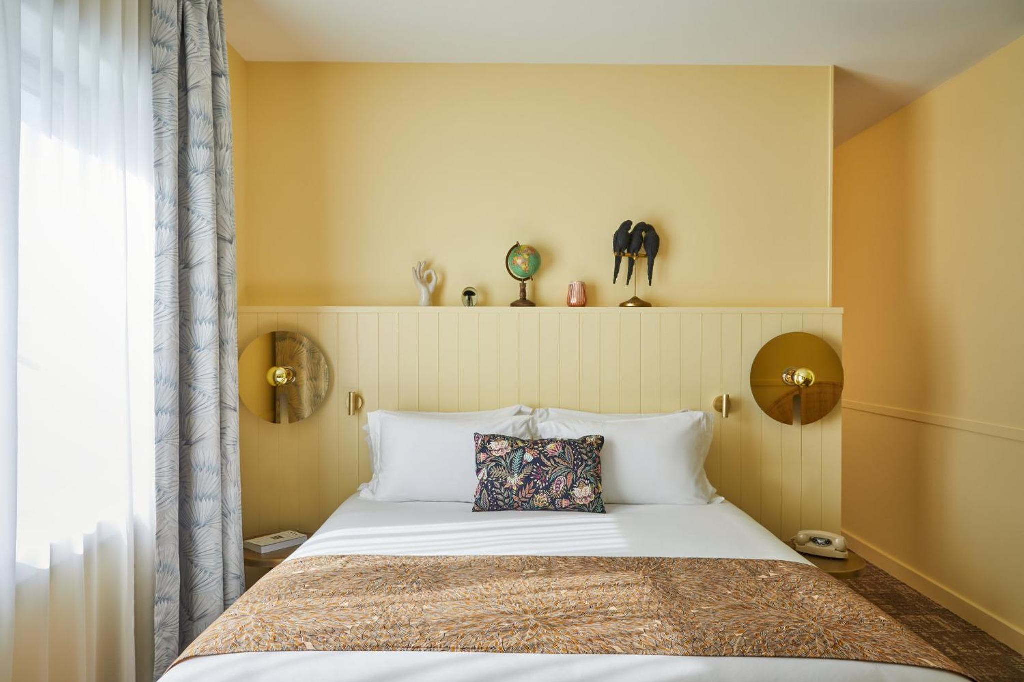 King Suite with Sofa Bed - Photo 8