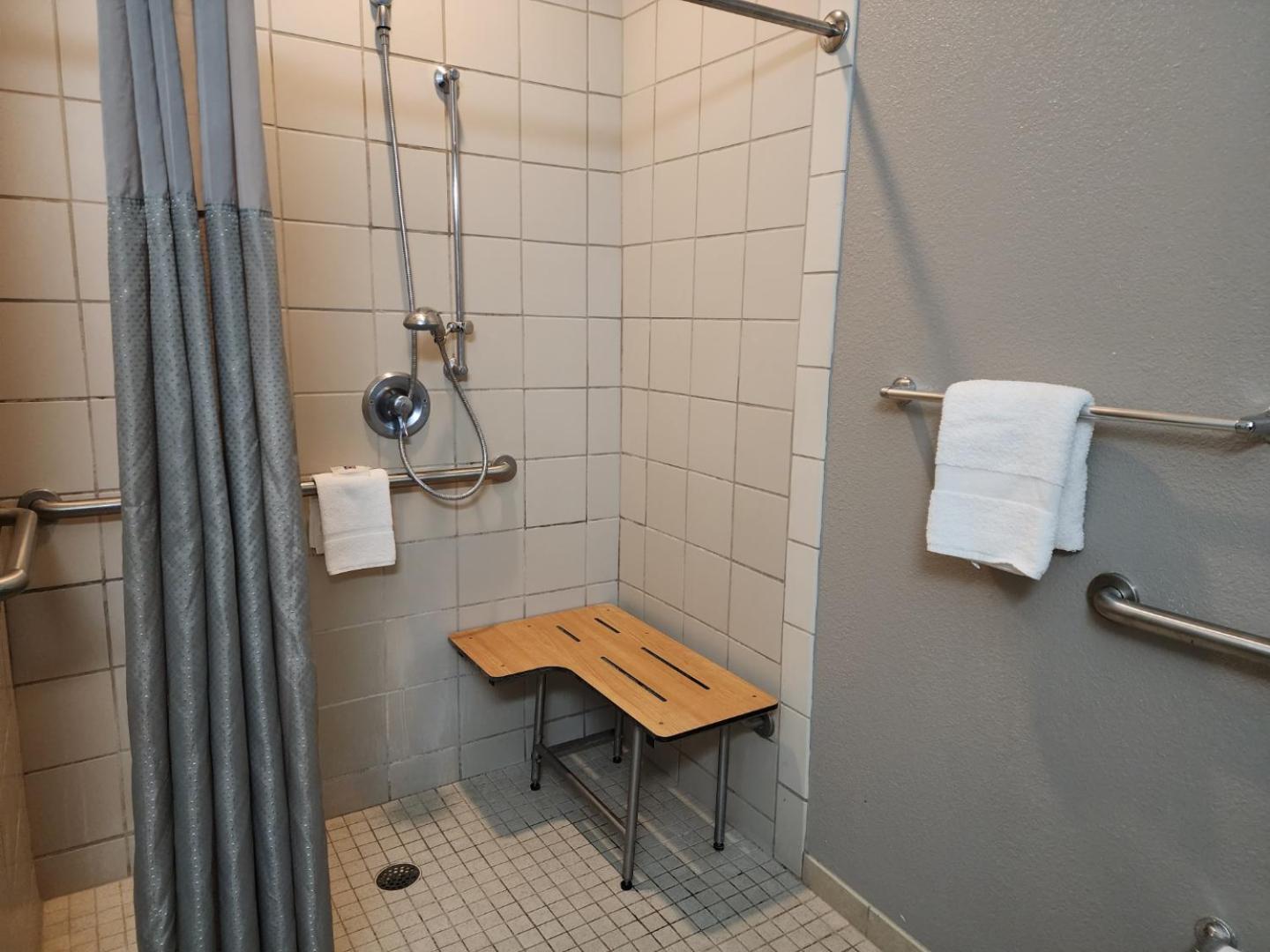 2 Full Beds | ADA/RI Shower/Kitchen