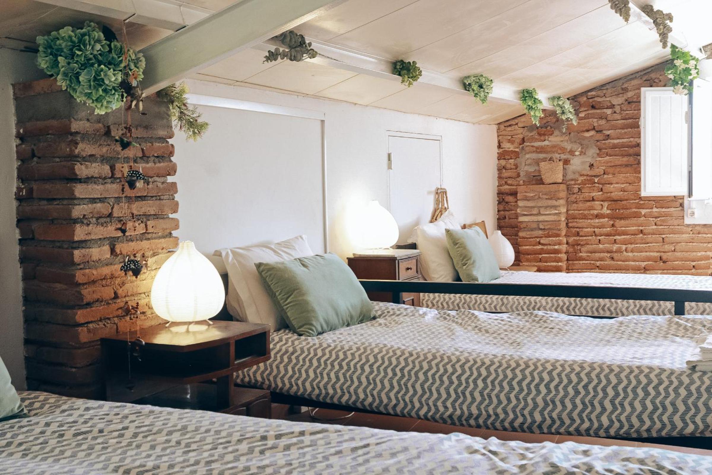 Quadruple Room with Private Bathroom photo 1