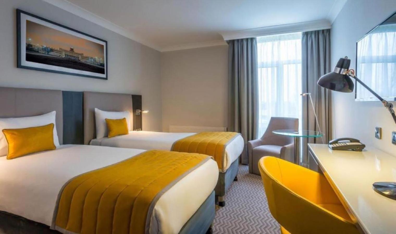Twin Room - Photo 1